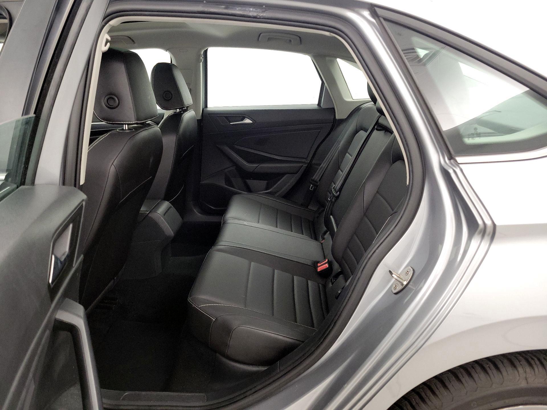 Thumbnail: 2022 Volkswagen Jetta - 20