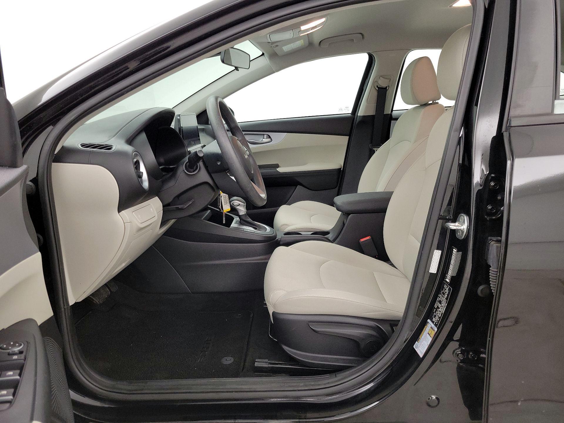 Thumbnail: 2023 Kia Forte - 11