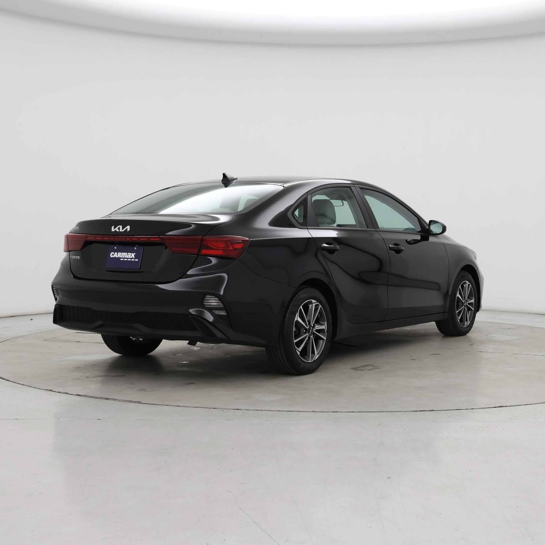 Thumbnail: 2023 Kia Forte - 8