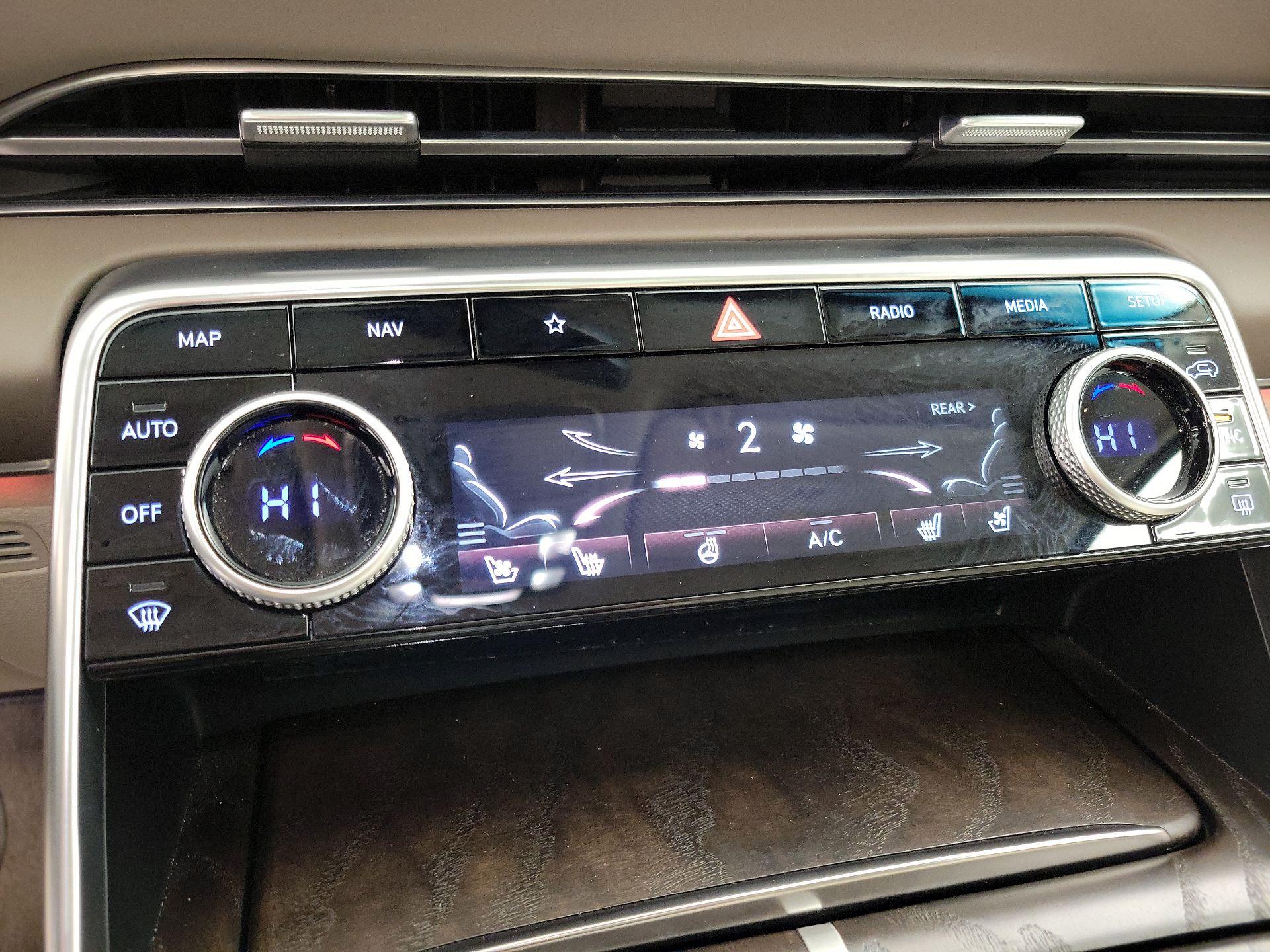 Thumbnail: 2022 Genesis GV80 - 17