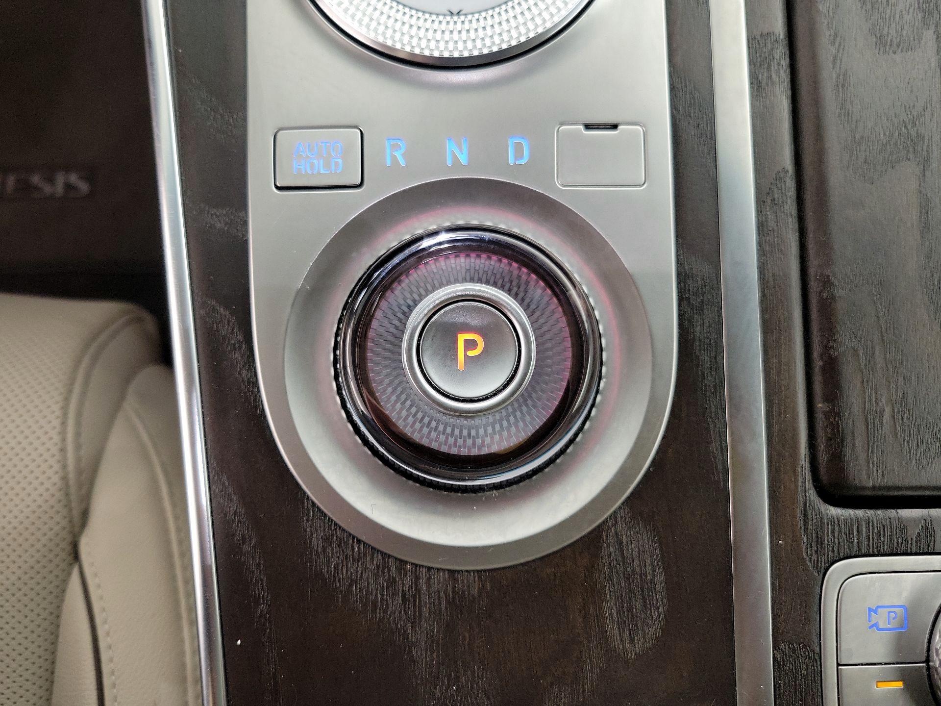 Thumbnail: 2022 Genesis GV80 - 18