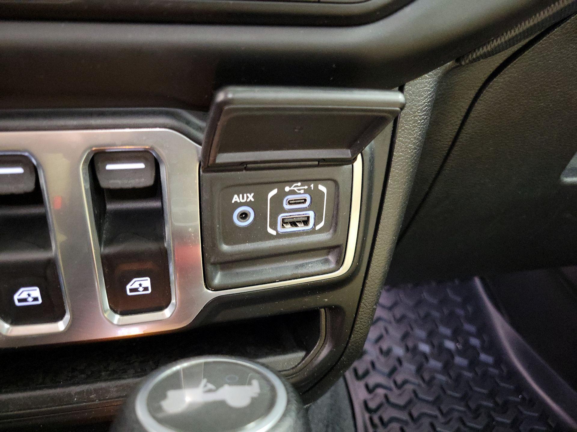 Thumbnail: 2021 Jeep Wrangler - 18