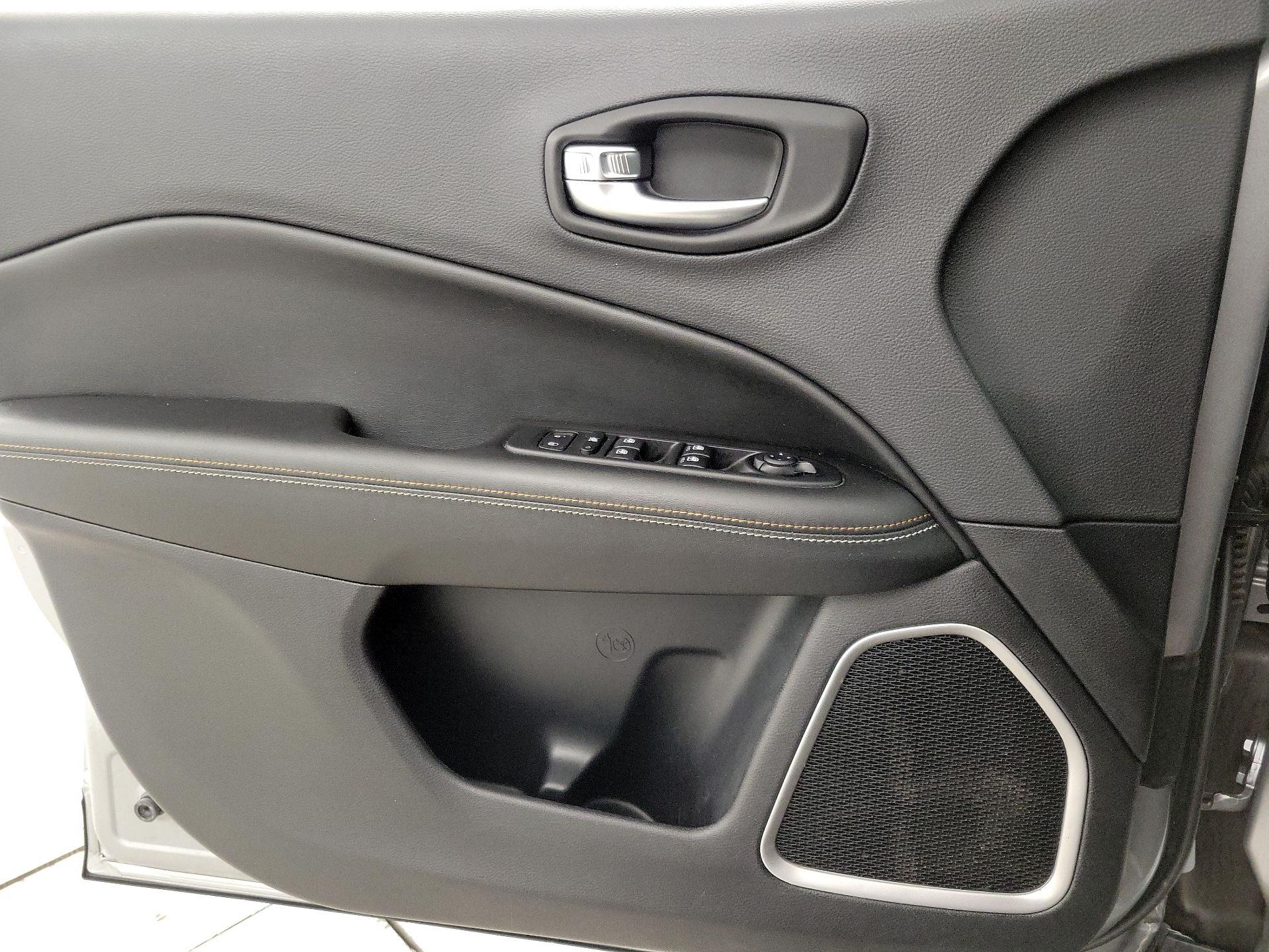 Thumbnail: 2021 Jeep Compass - 12