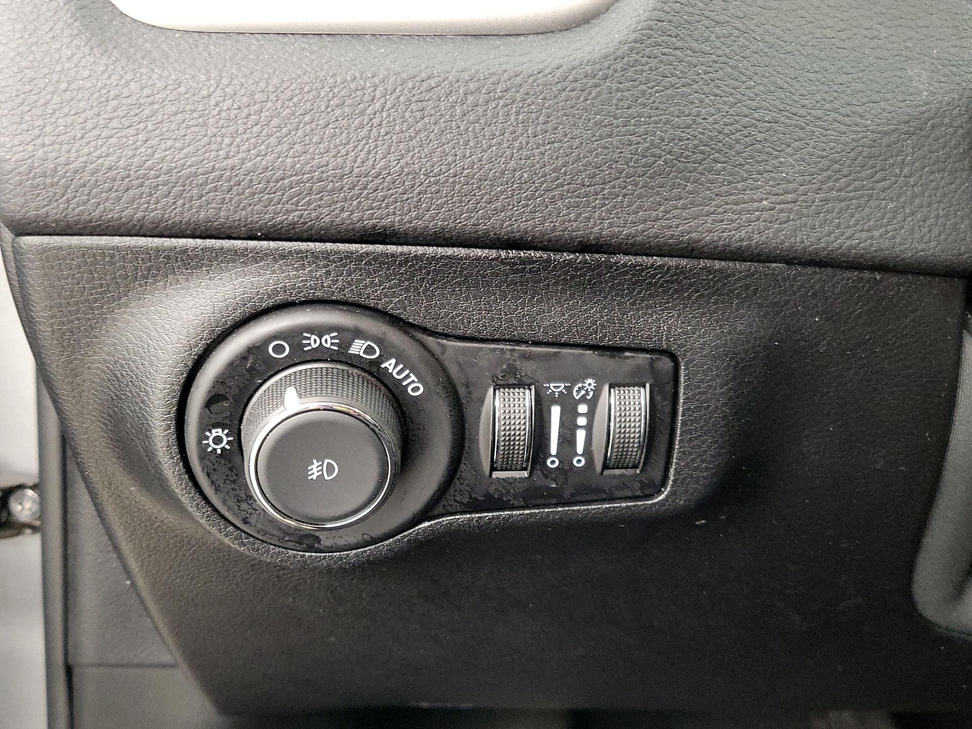 Thumbnail: 2021 Jeep Compass - 13