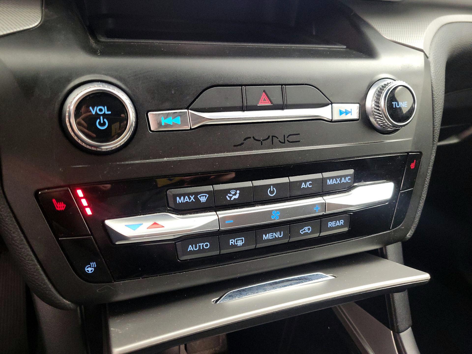 Thumbnail: 2020 Ford Explorer - 16