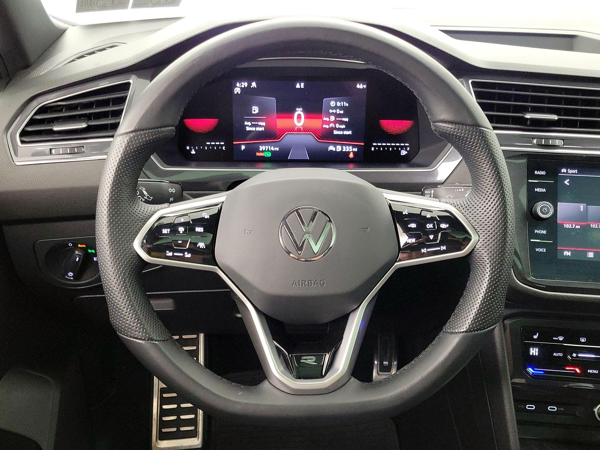 Thumbnail: 2023 Volkswagen Tiguan - 10