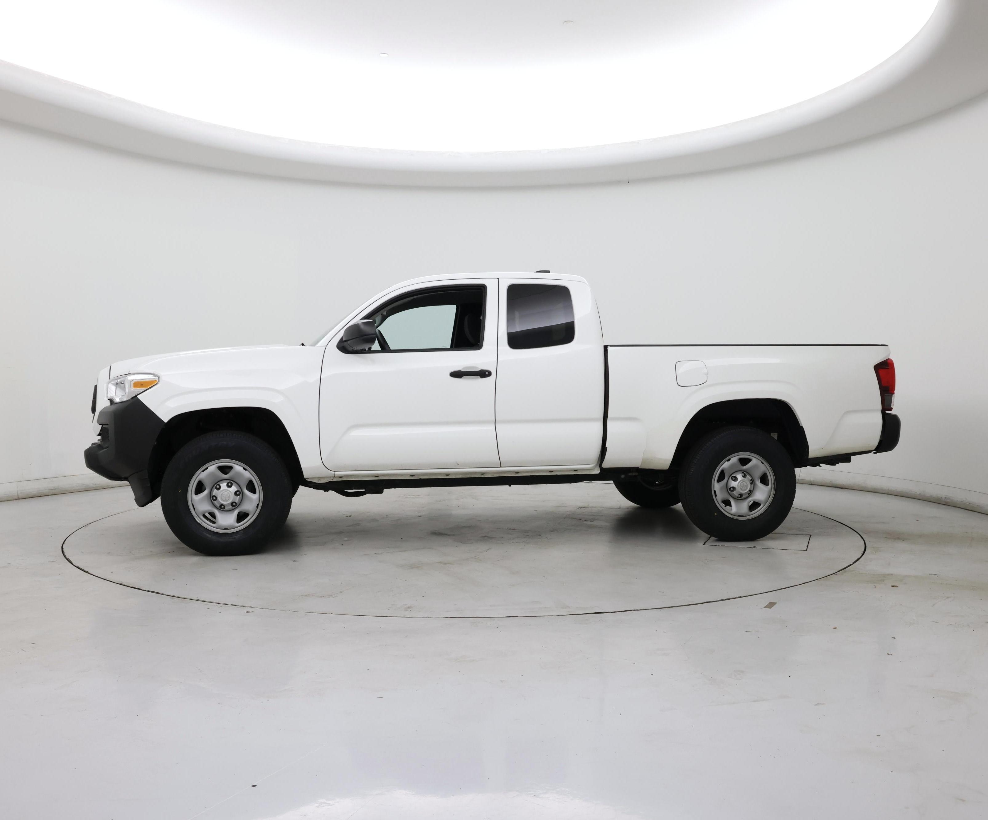 Thumbnail: 2023 Toyota Tacoma - 3