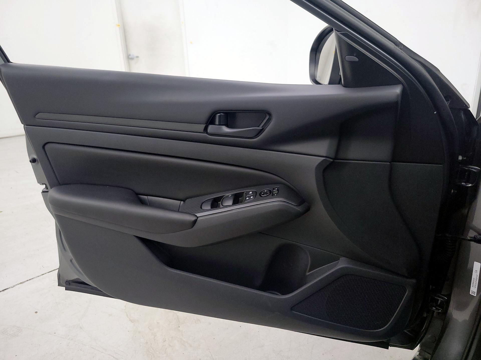 Thumbnail: 2023 Nissan Altima - 12