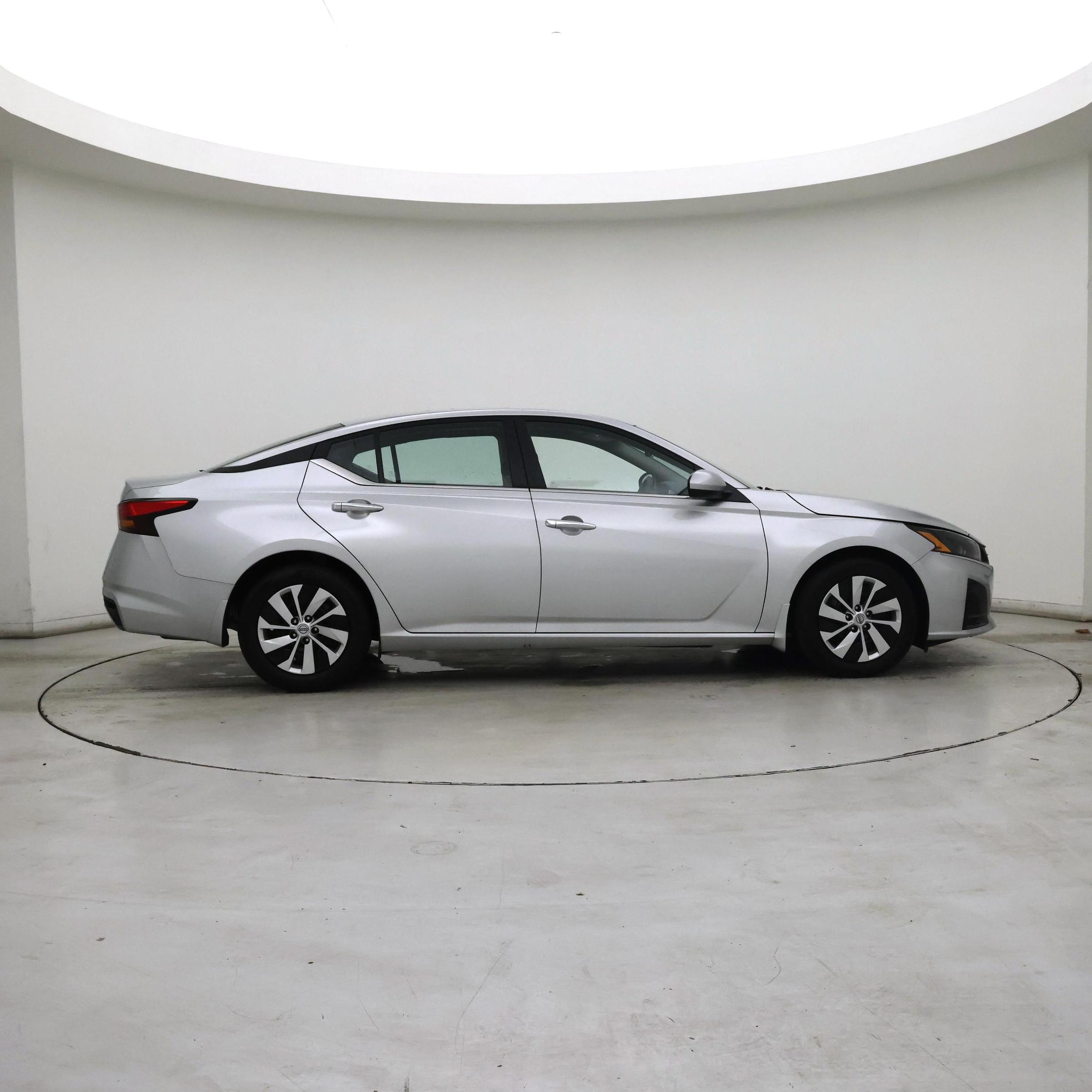 Thumbnail: 2023 Nissan Altima - 7