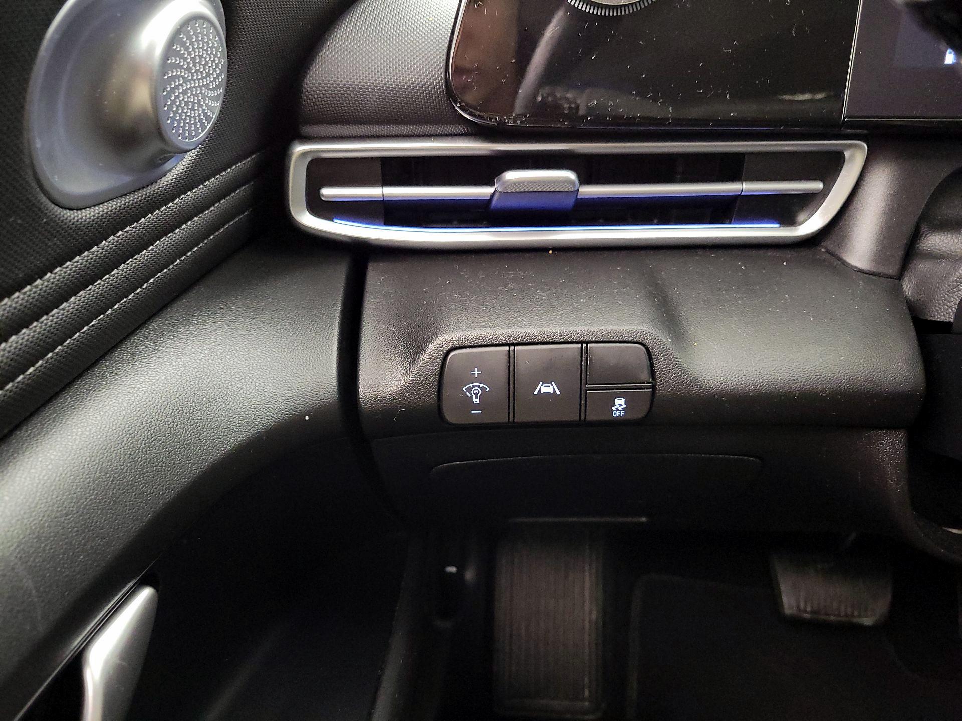 Thumbnail: 2023 Hyundai Elantra - 13