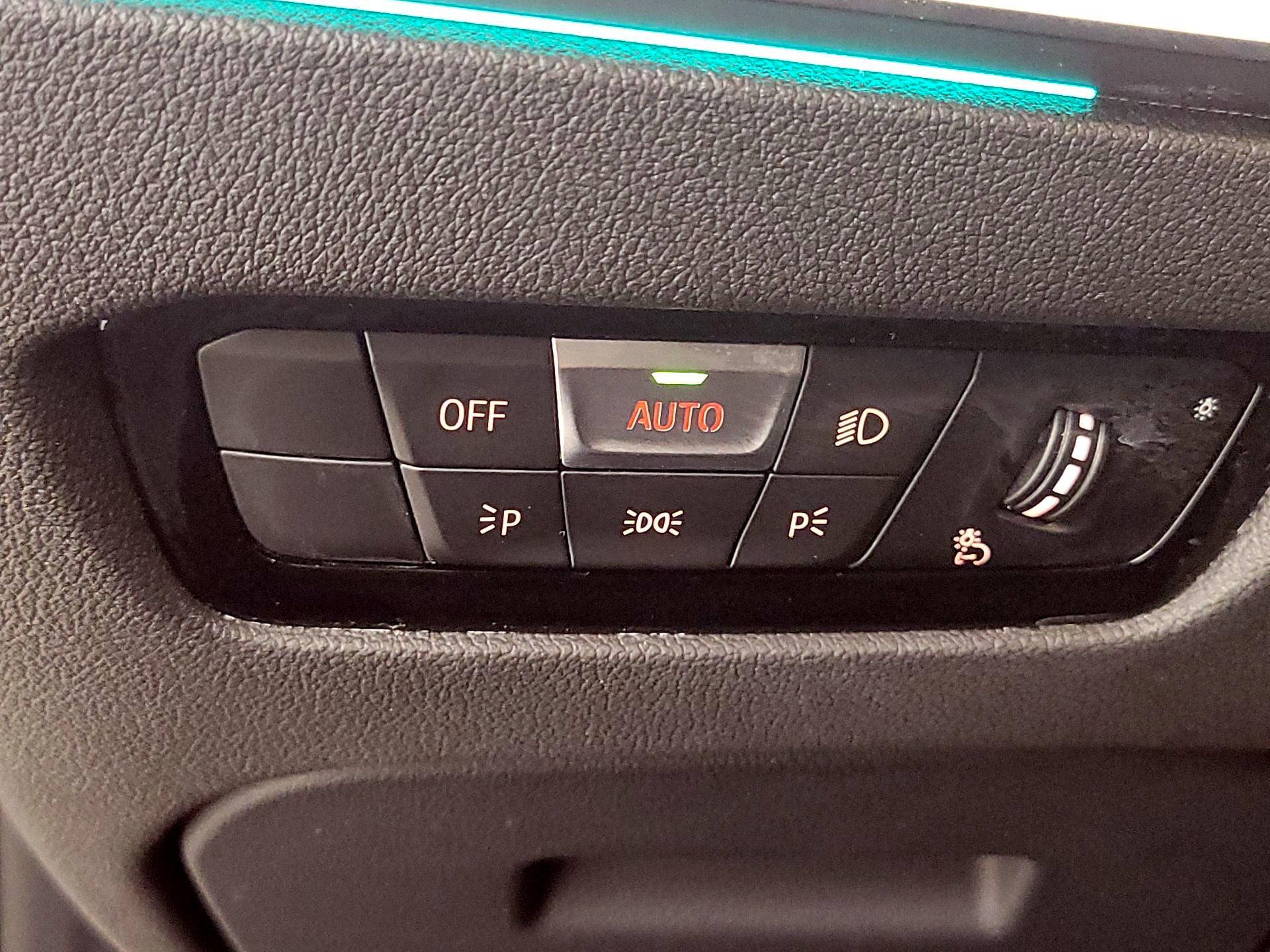 Thumbnail: 2020 BMW 3 Series - 13