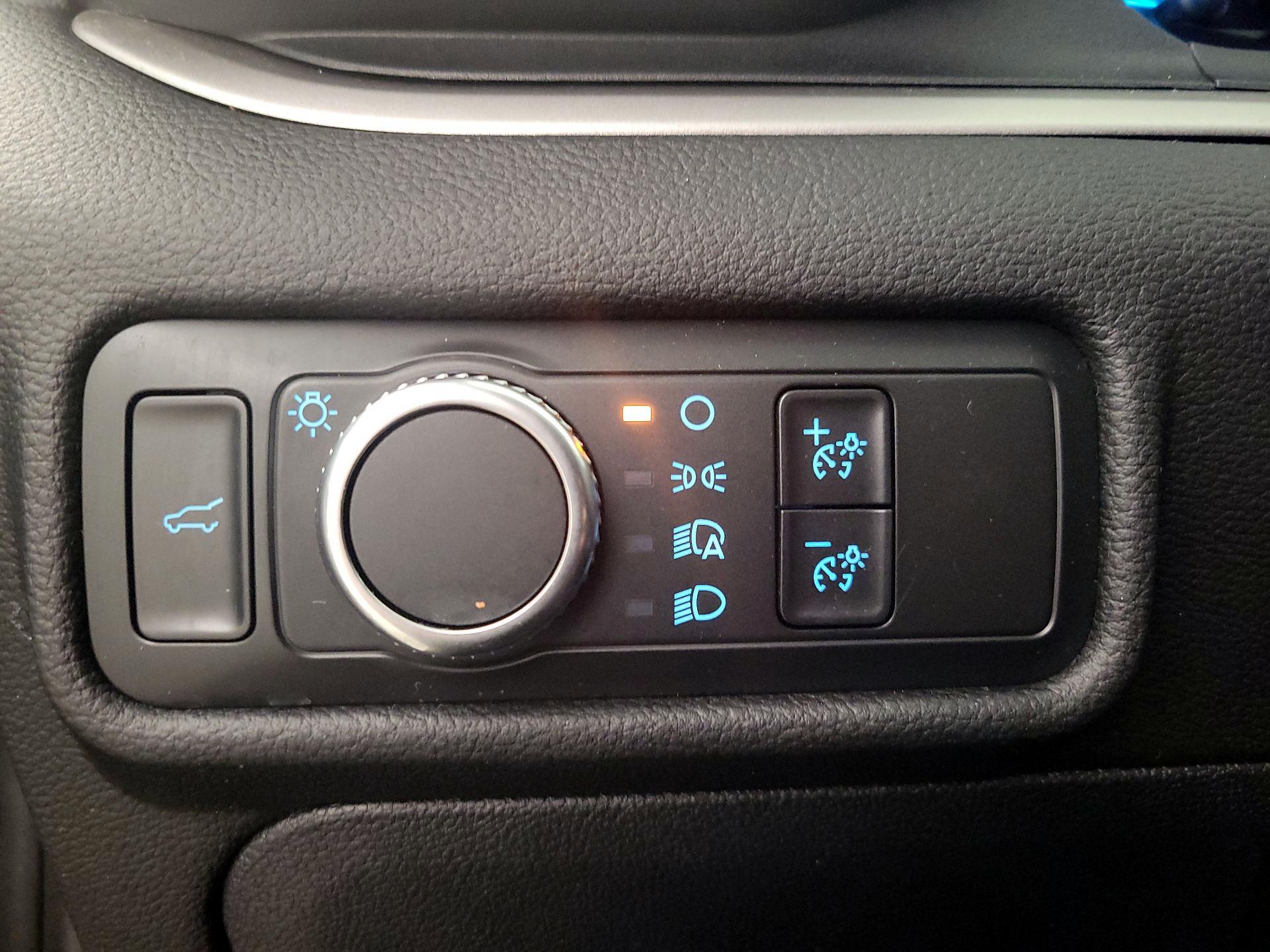 Thumbnail: 2022 Ford Explorer - 13