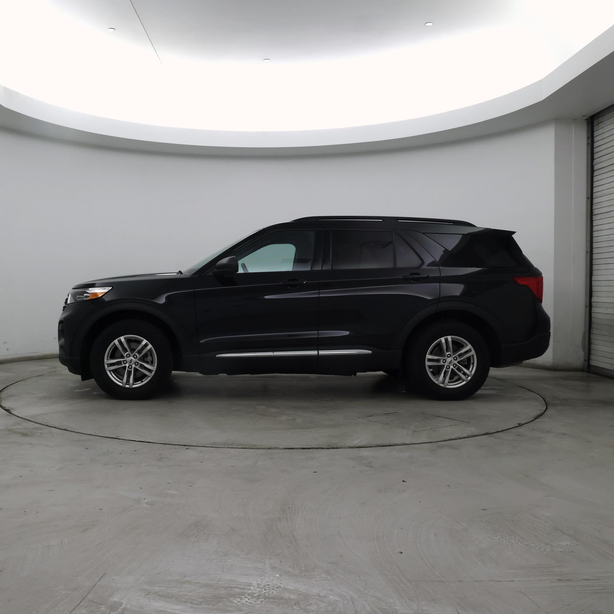 Thumbnail: 2022 Ford Explorer - 3