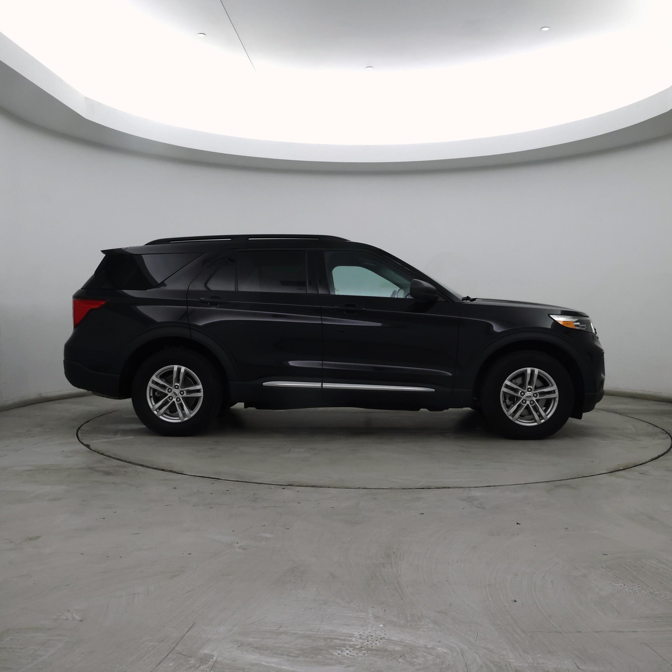 Thumbnail: 2022 Ford Explorer - 7