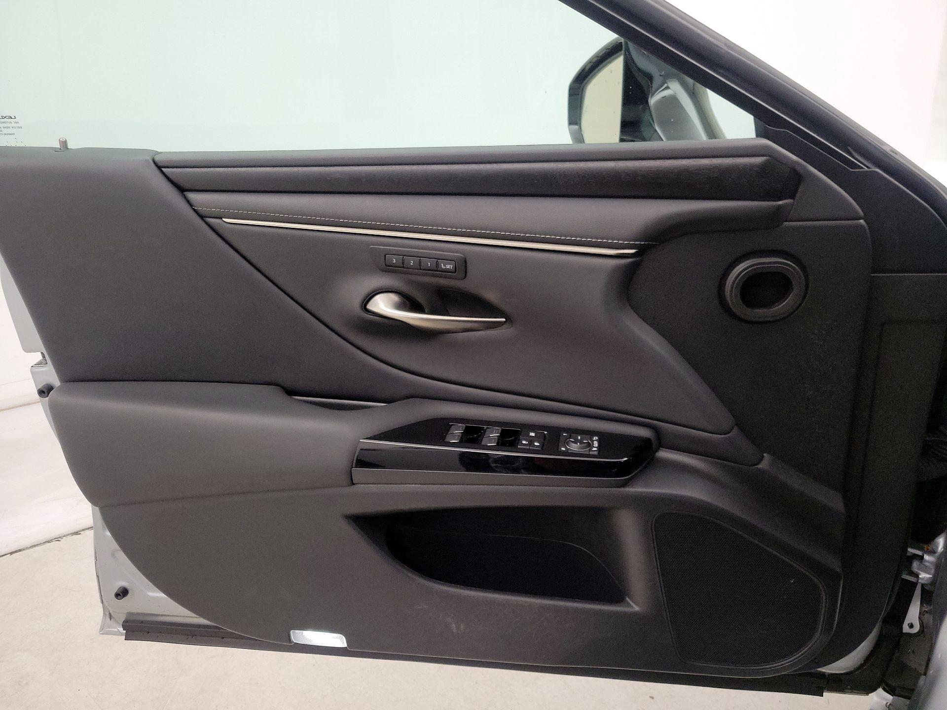 Thumbnail: 2023 Lexus ES - 12