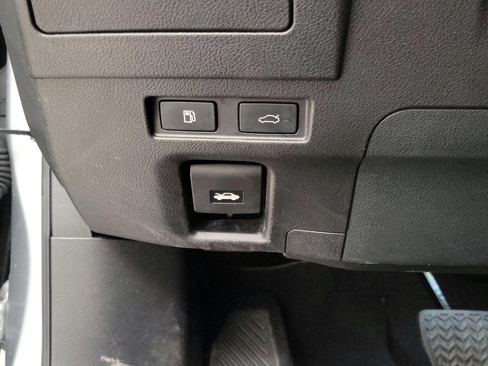 Thumbnail: 2023 Lexus ES - 13