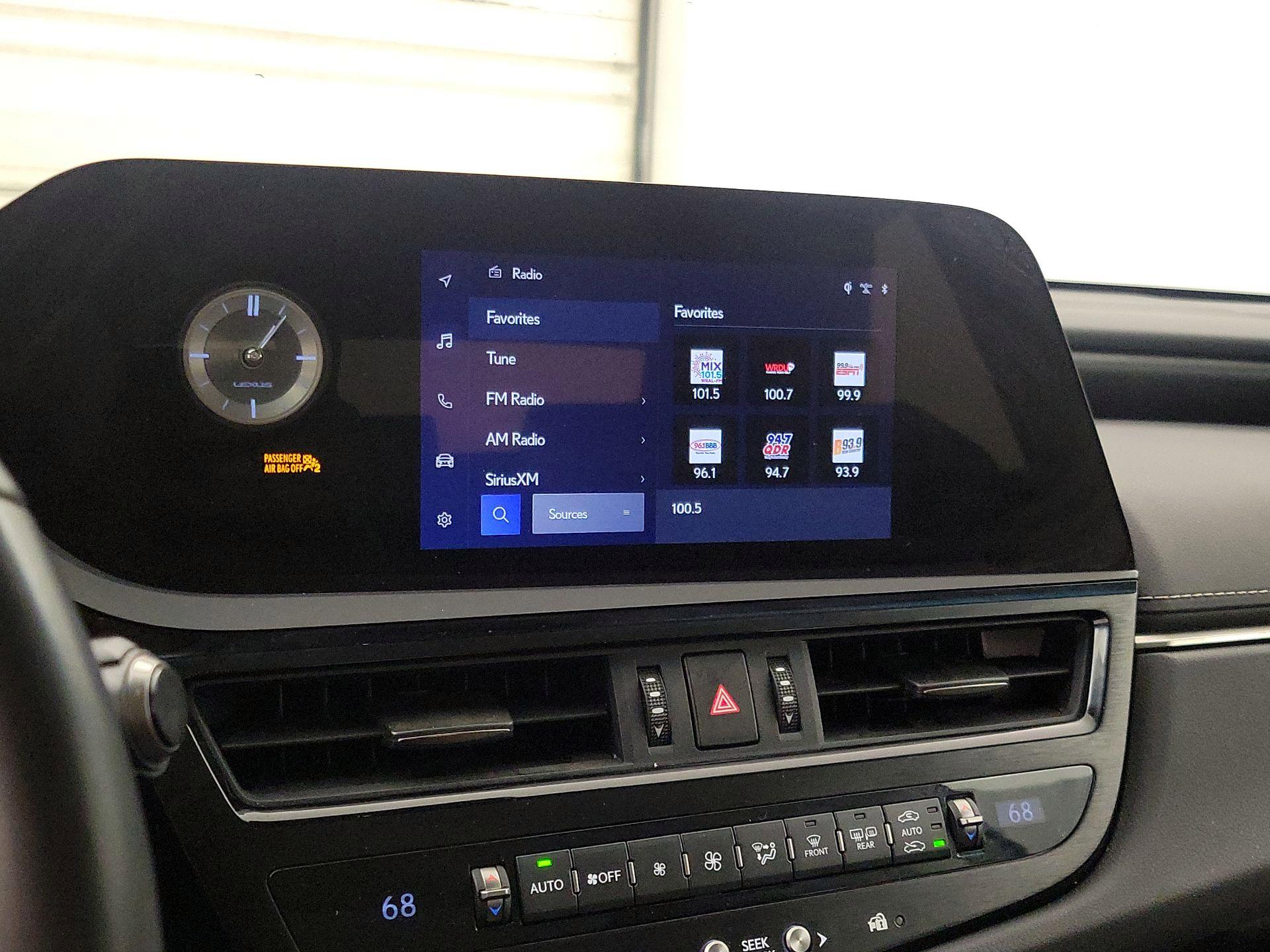 Thumbnail: 2023 Lexus ES - 15