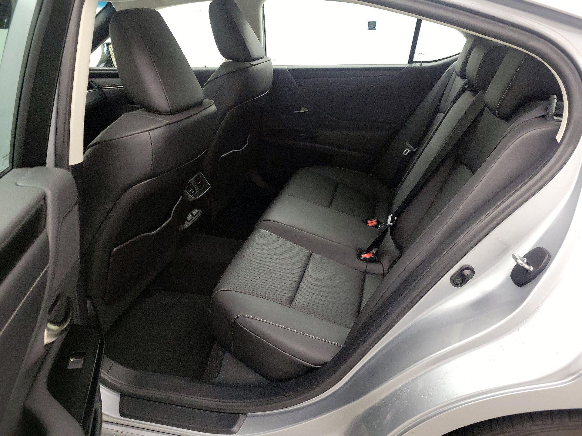 Thumbnail: 2023 Lexus ES - 20