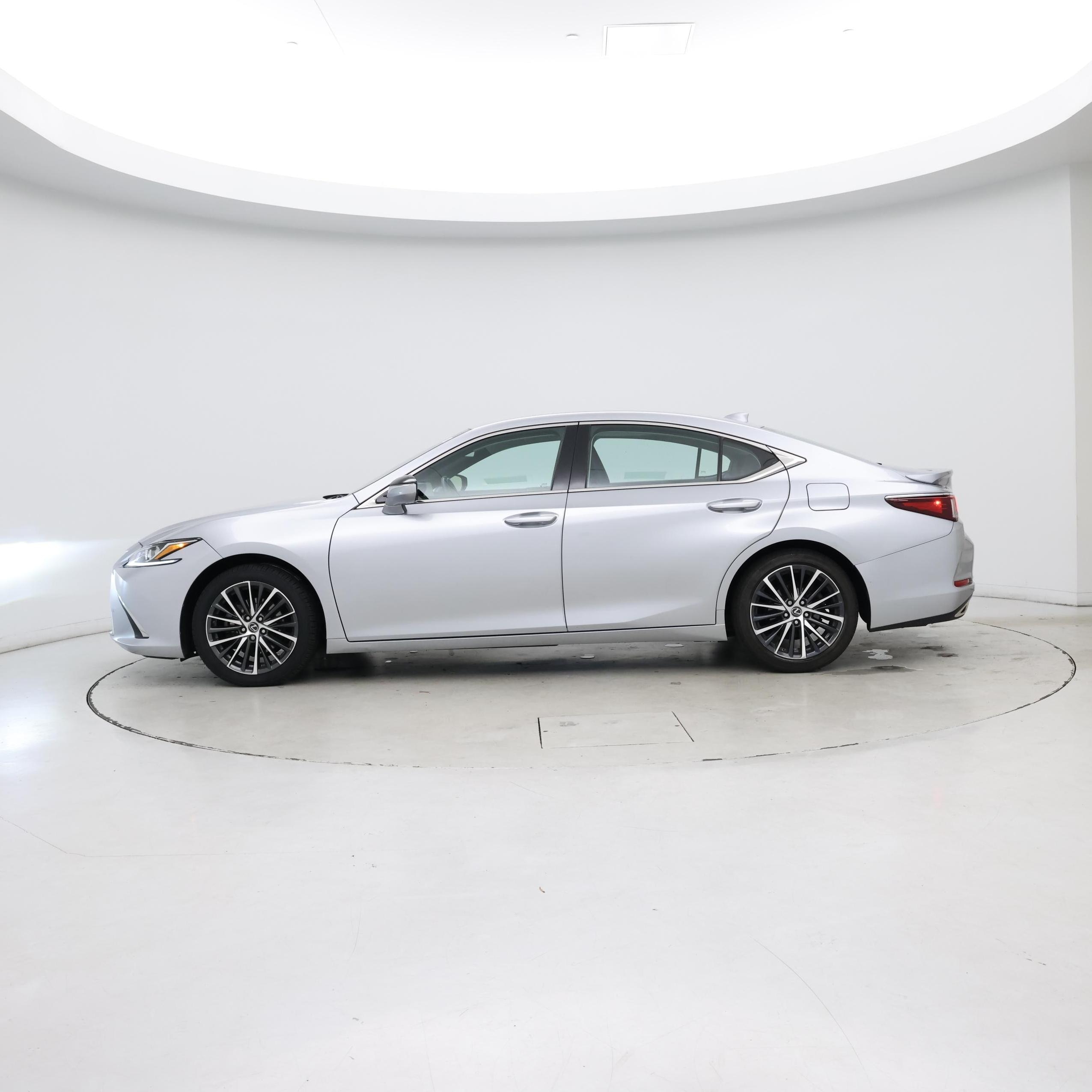 Thumbnail: 2023 Lexus ES - 3