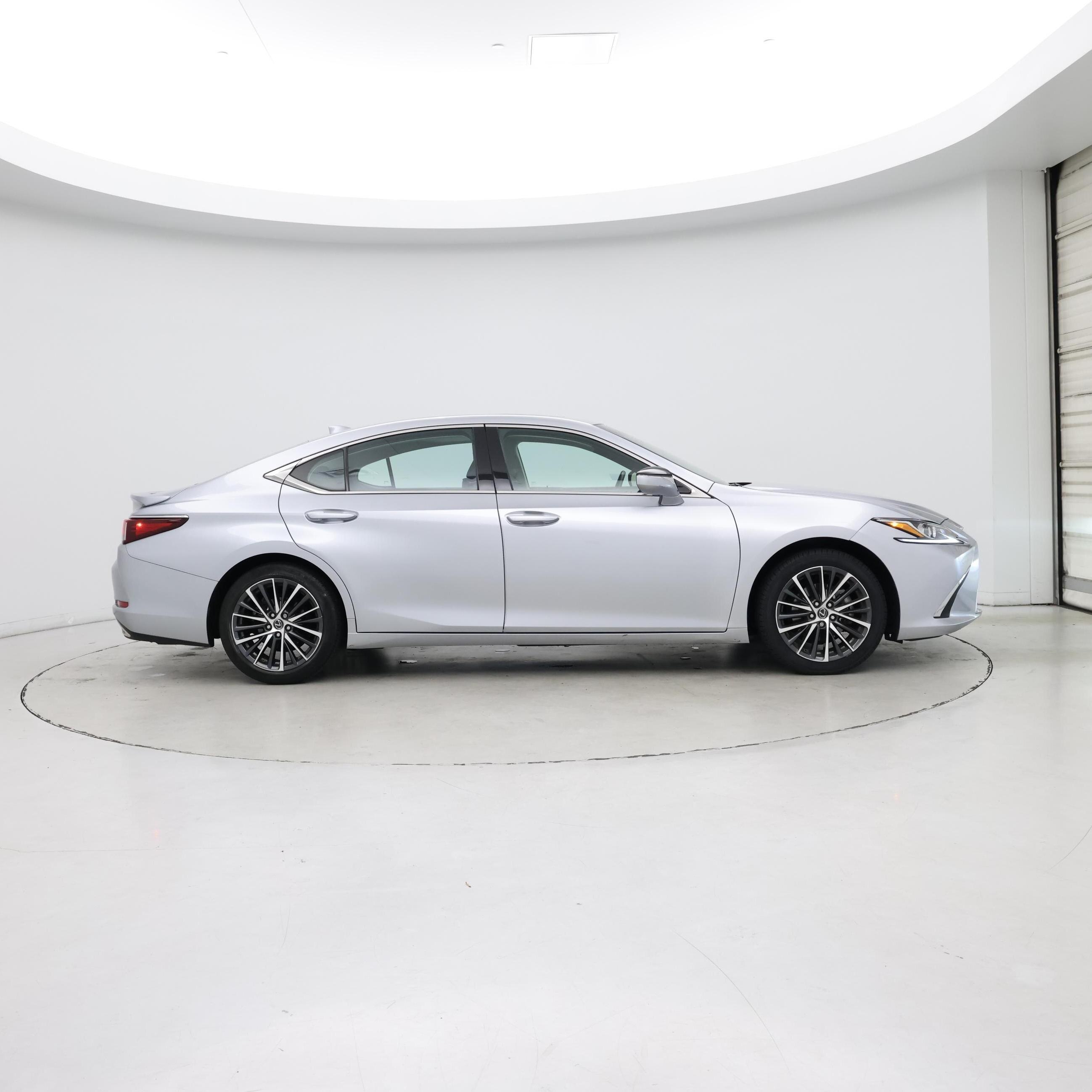 Thumbnail: 2023 Lexus ES - 7