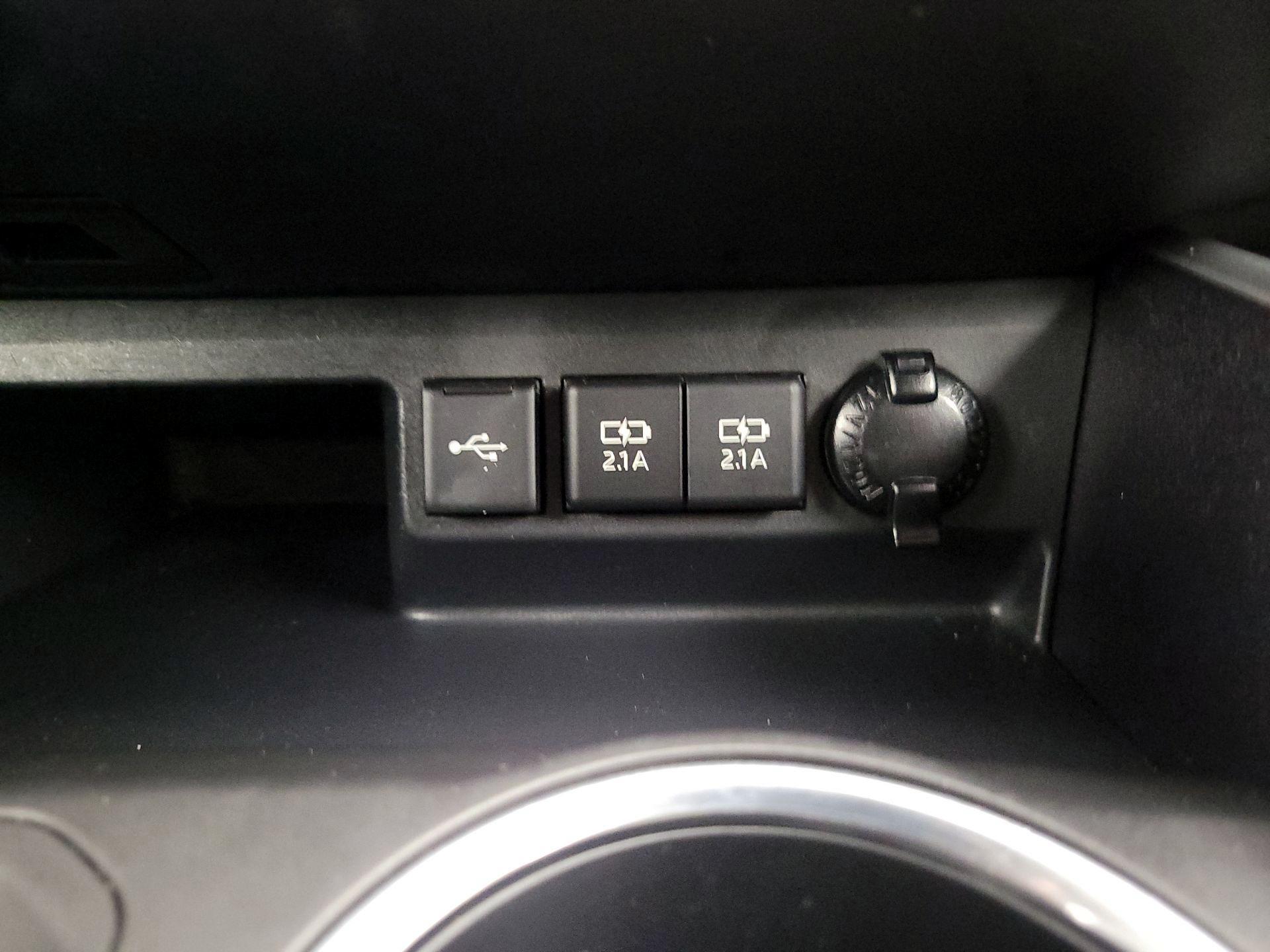 Thumbnail: 2020 Toyota Highlander - 18