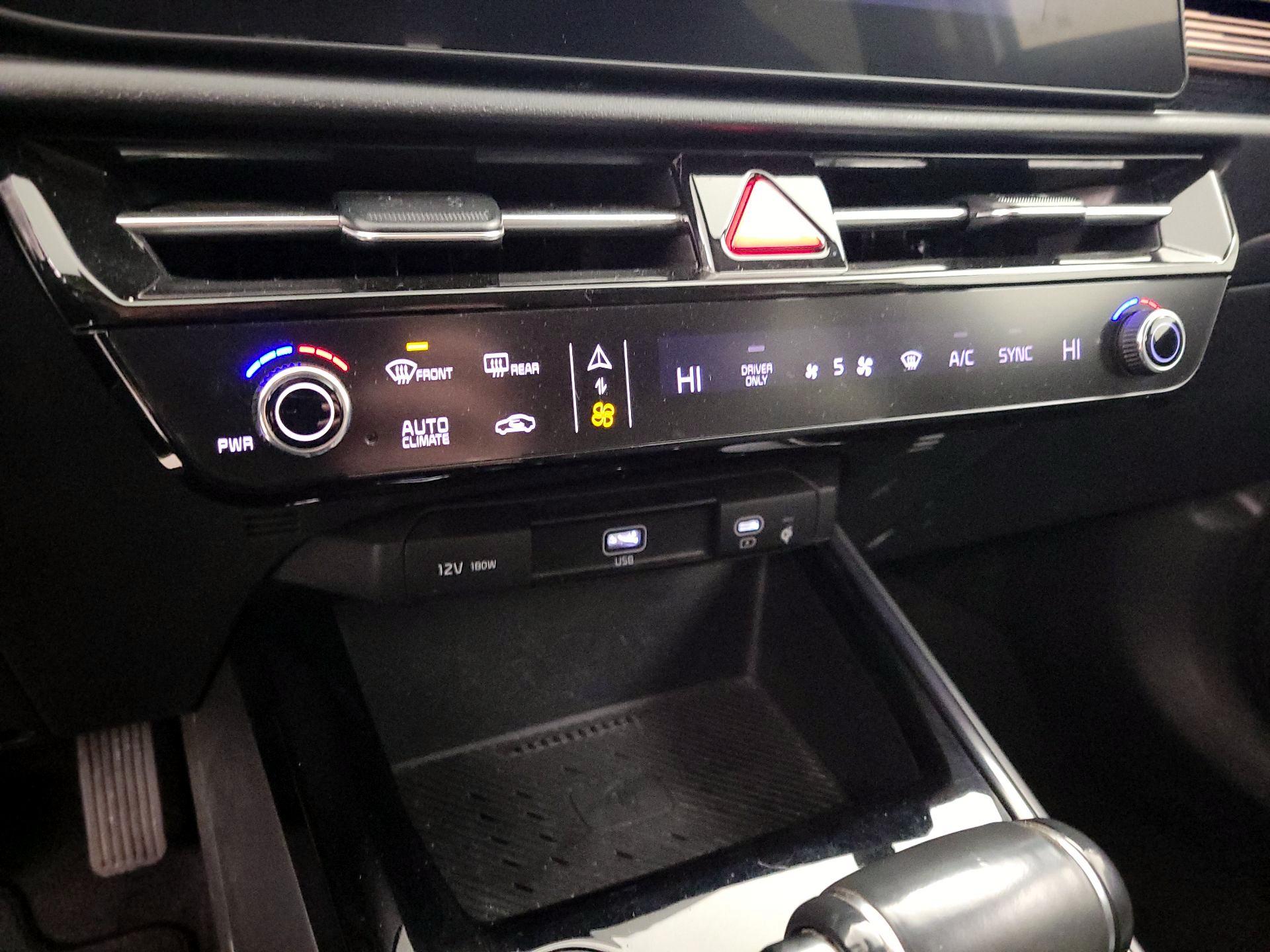 Thumbnail: 2023 Kia Niro - 17