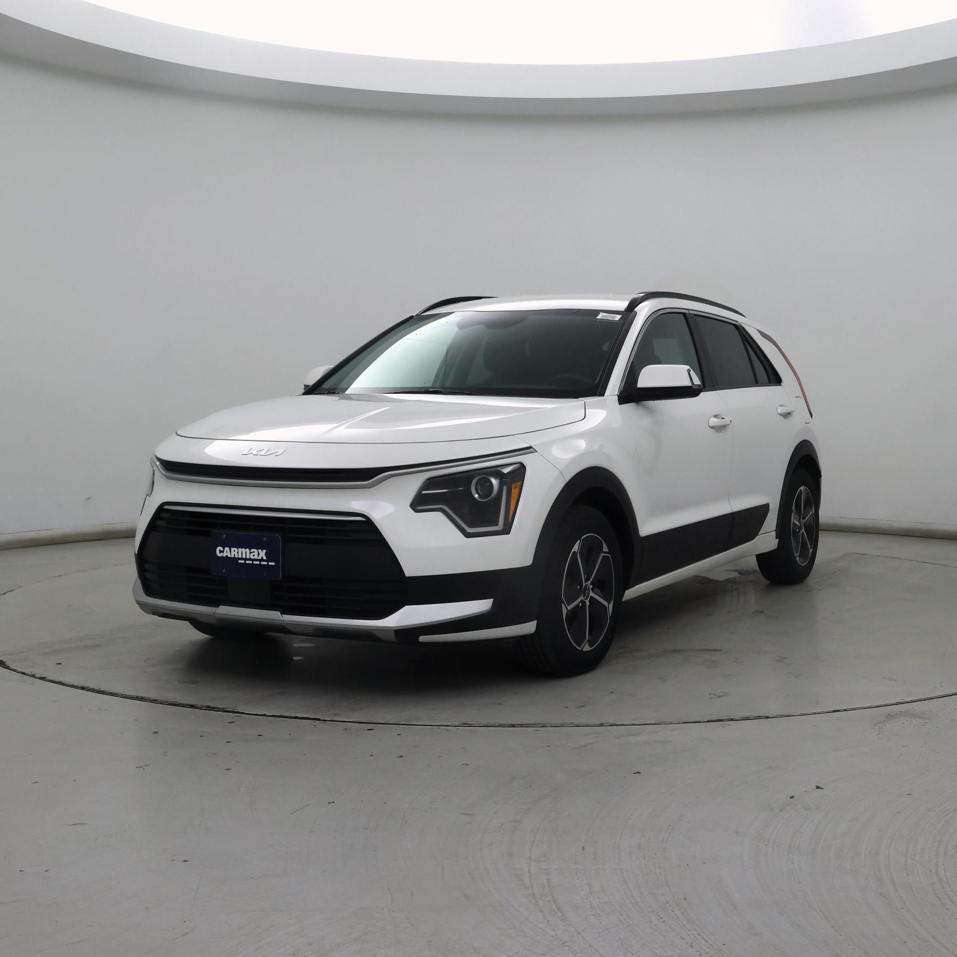 Thumbnail: 2023 Kia Niro - 4