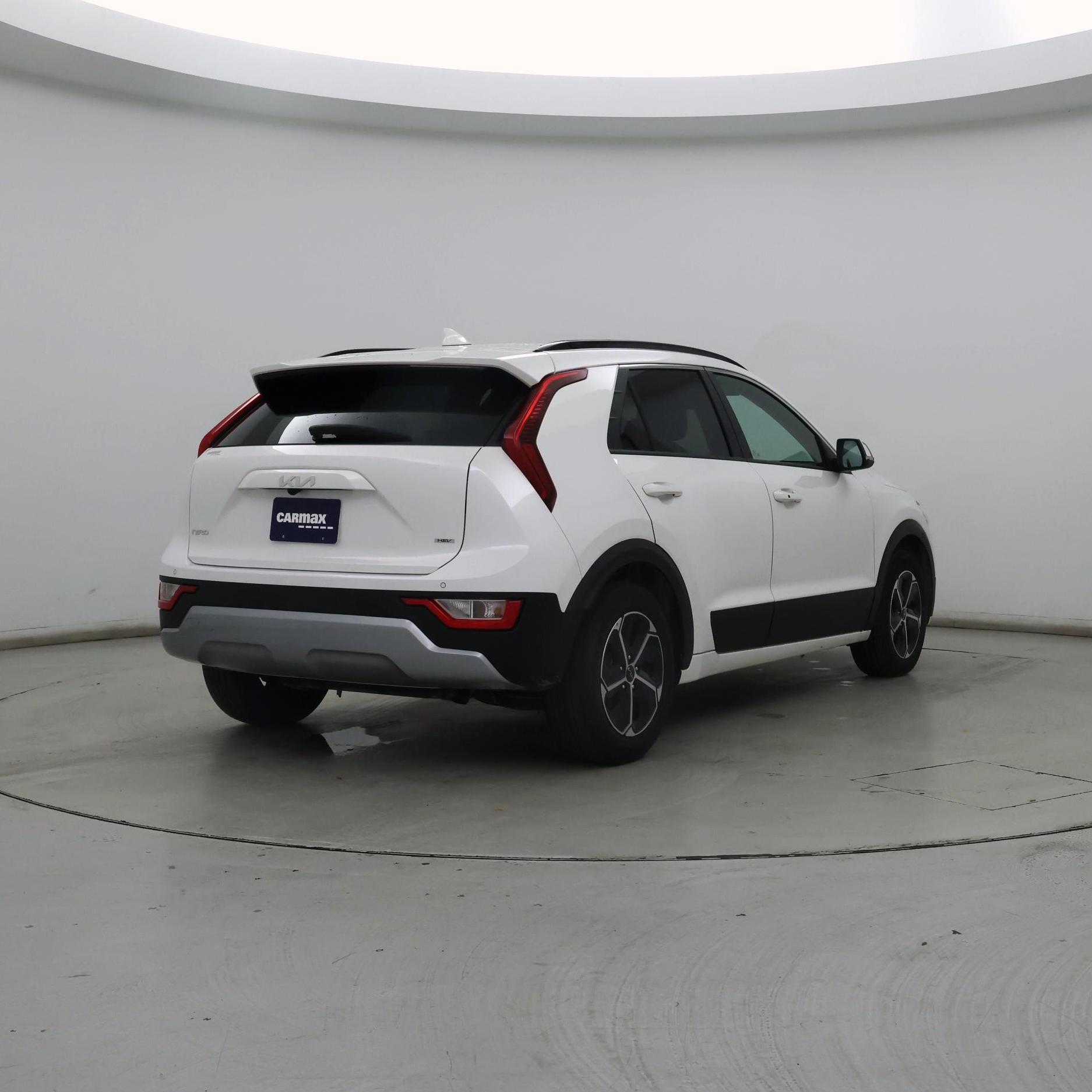 Thumbnail: 2023 Kia Niro - 8