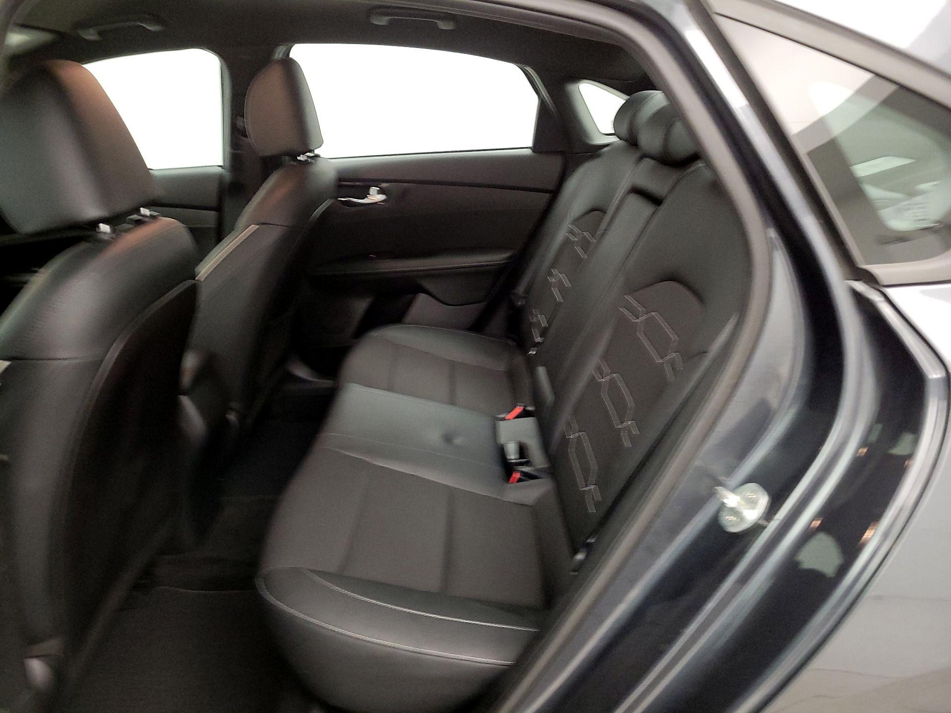 Thumbnail: 2021 Kia Forte - 19