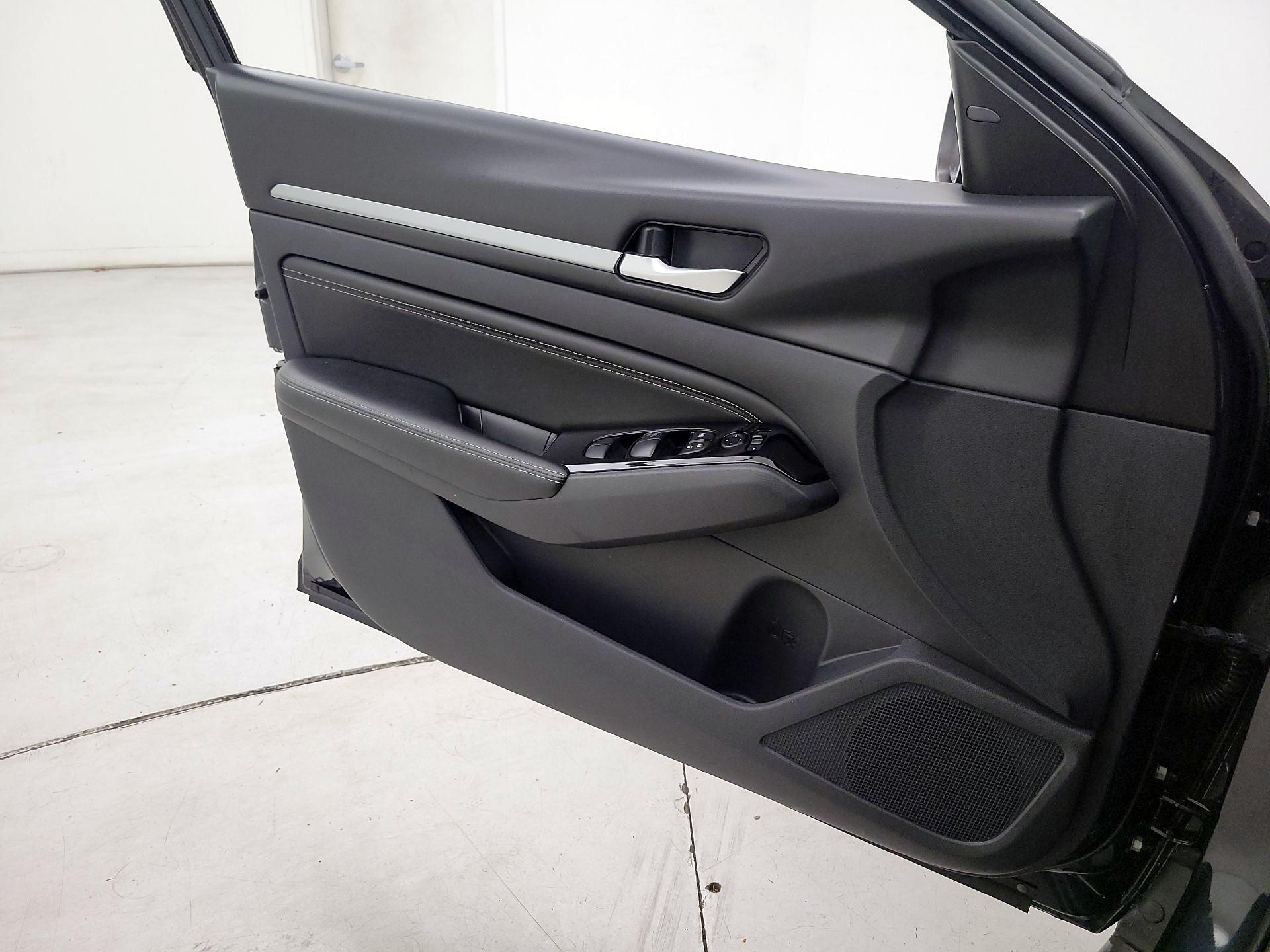 Thumbnail: 2021 Nissan Altima - 12