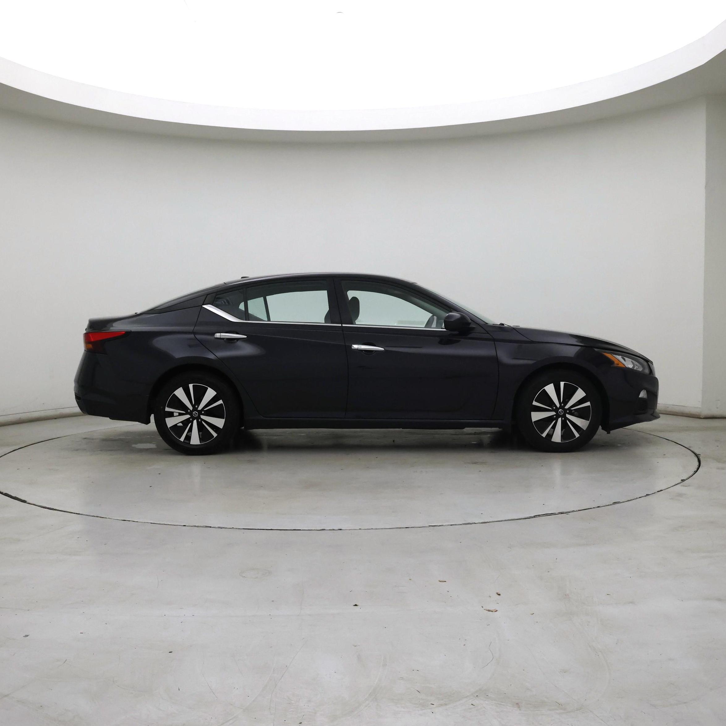 Thumbnail: 2021 Nissan Altima - 7