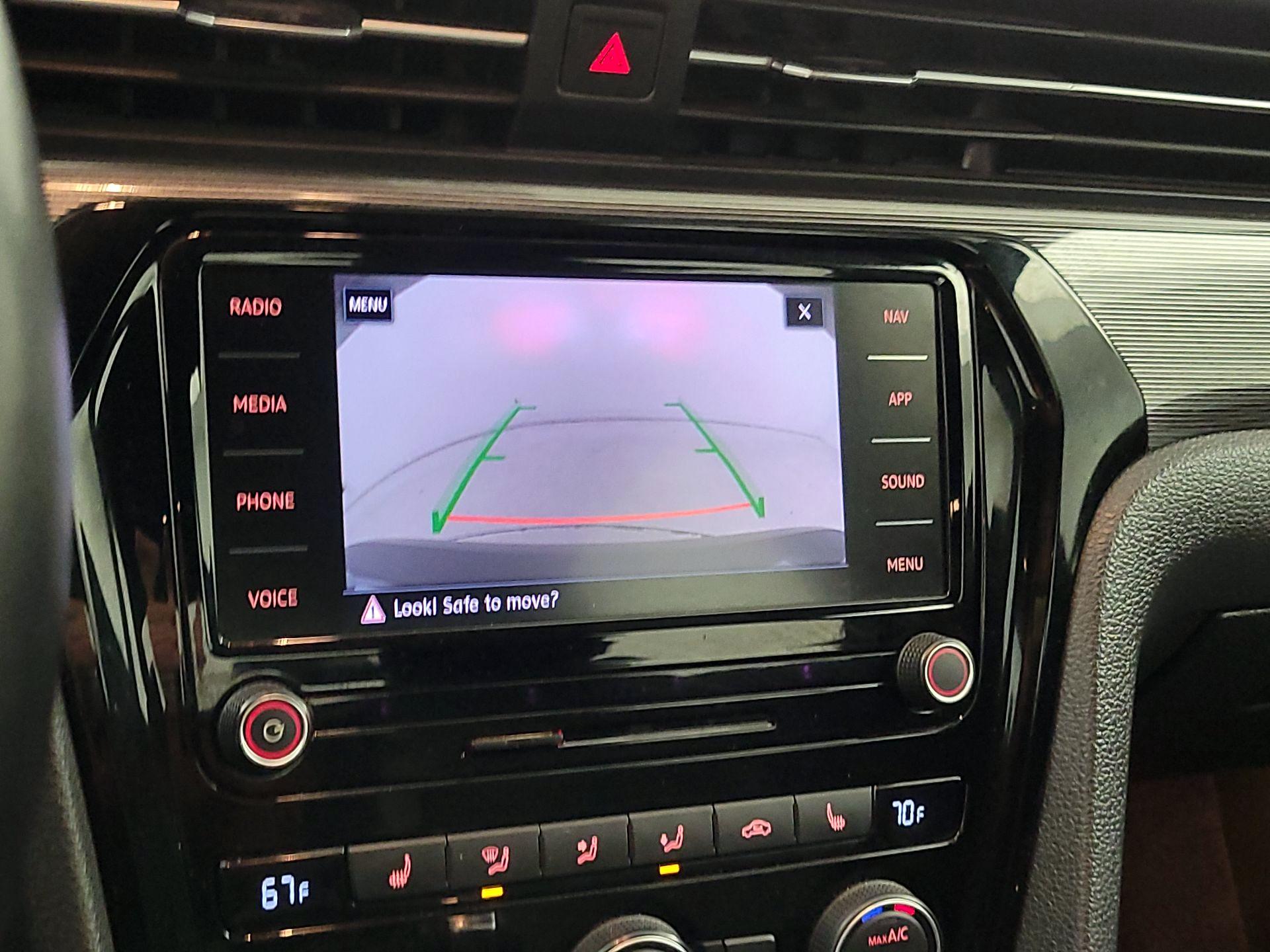 Thumbnail: 2021 Volkswagen Passat - 14