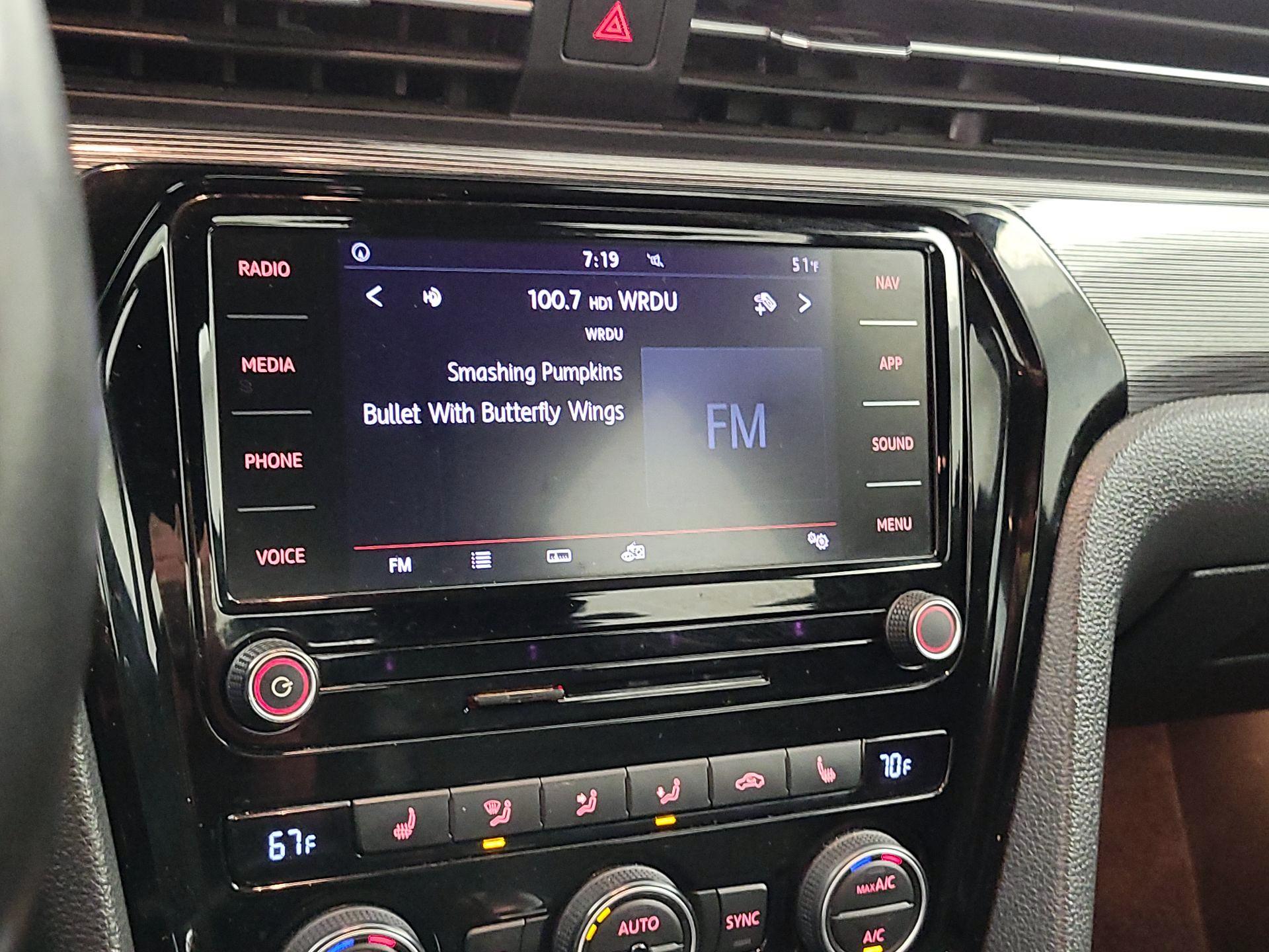 Thumbnail: 2021 Volkswagen Passat - 15