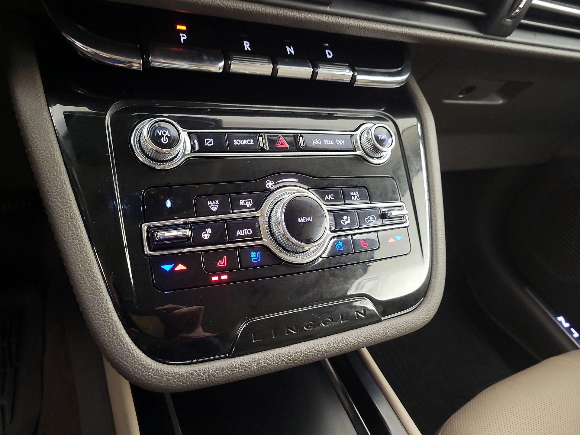 Thumbnail: 2021 Lincoln Corsair - 16