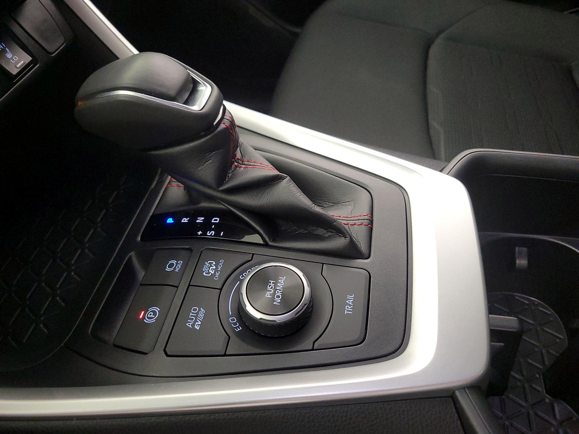 Thumbnail: 2023 Toyota RAV4 - 17