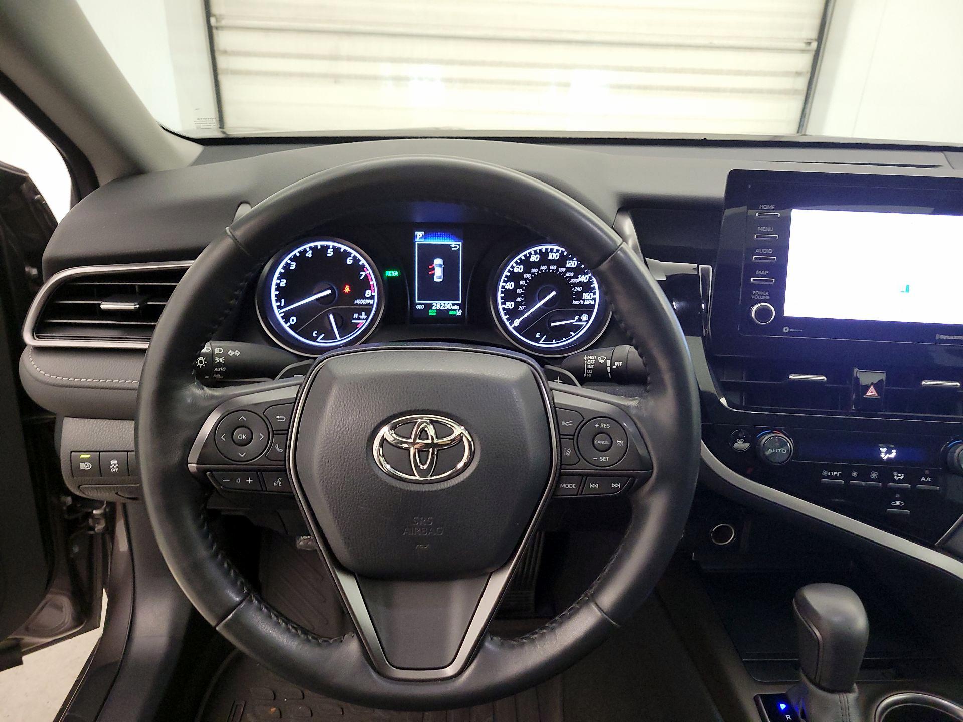 Thumbnail: 2022 Toyota Camry - 10