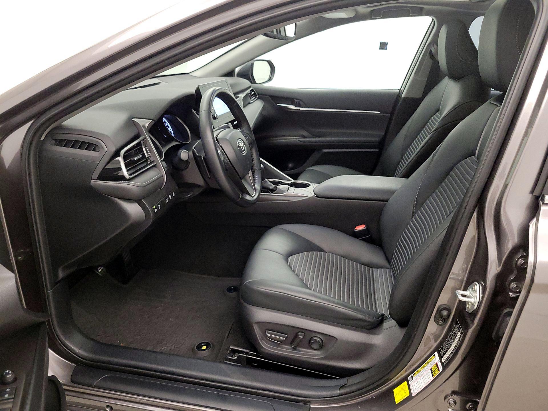 Thumbnail: 2022 Toyota Camry - 11