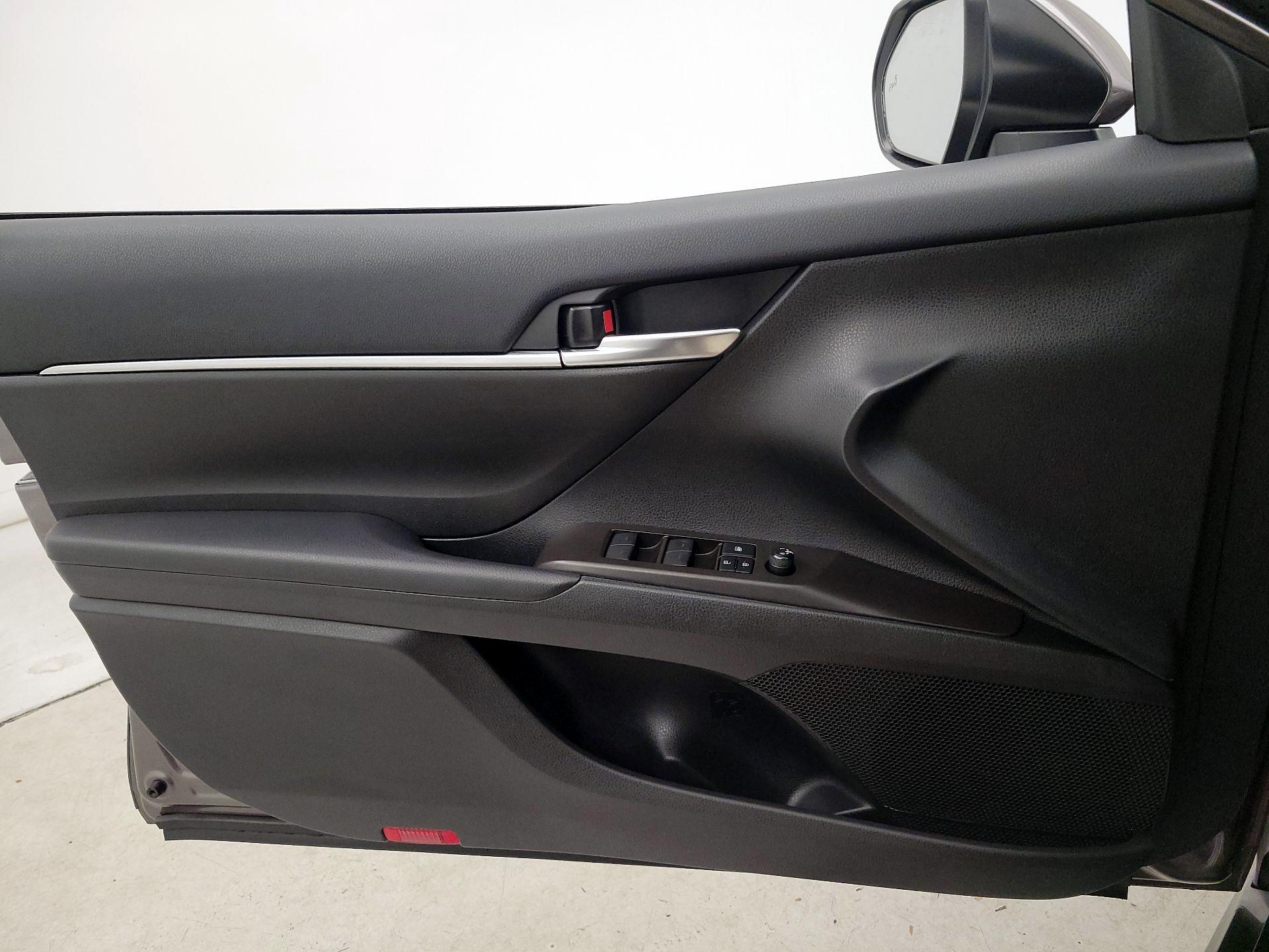 Thumbnail: 2022 Toyota Camry - 12