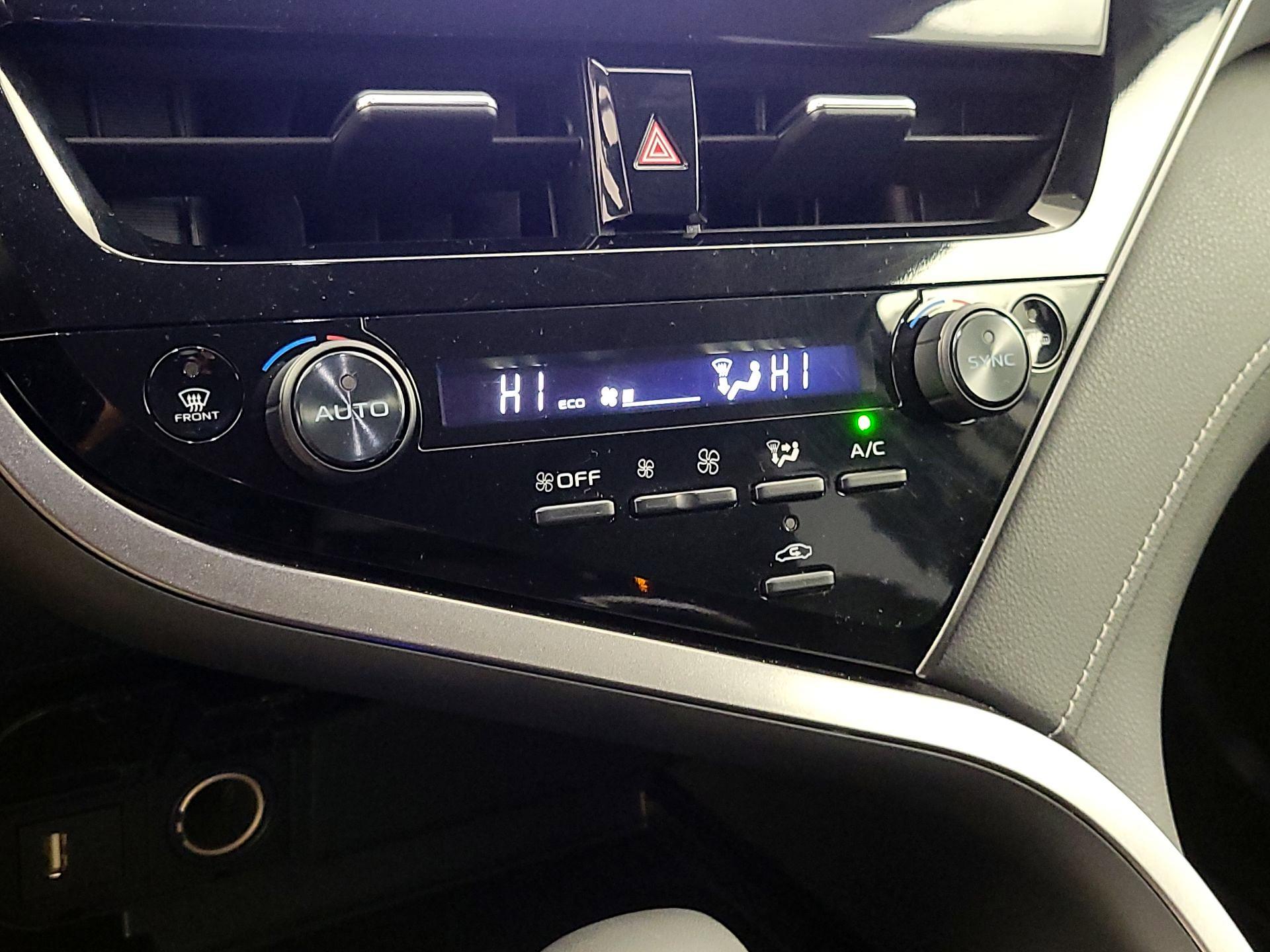 Thumbnail: 2022 Toyota Camry - 16