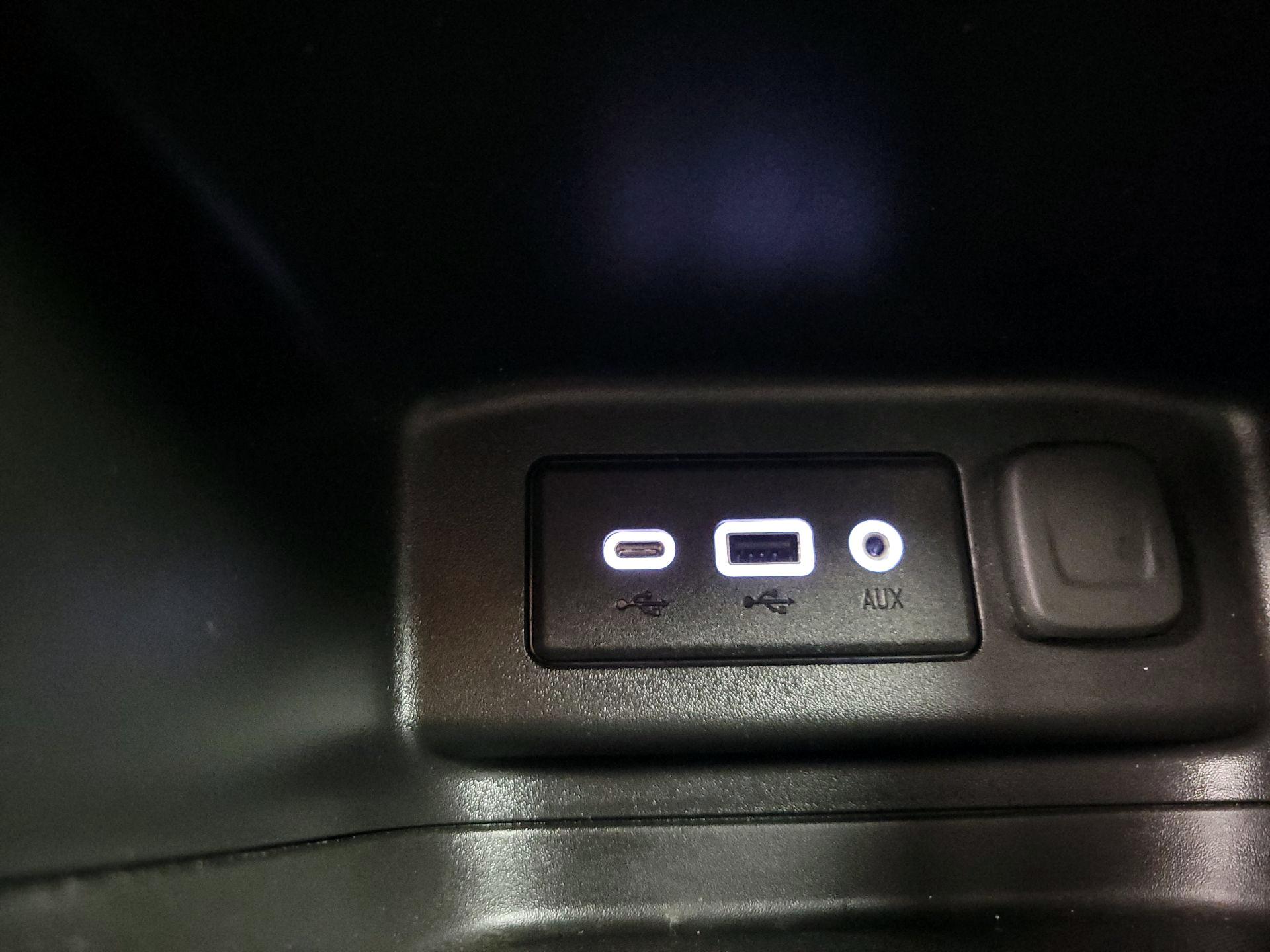 Thumbnail: 2023 Chevrolet Equinox - 18