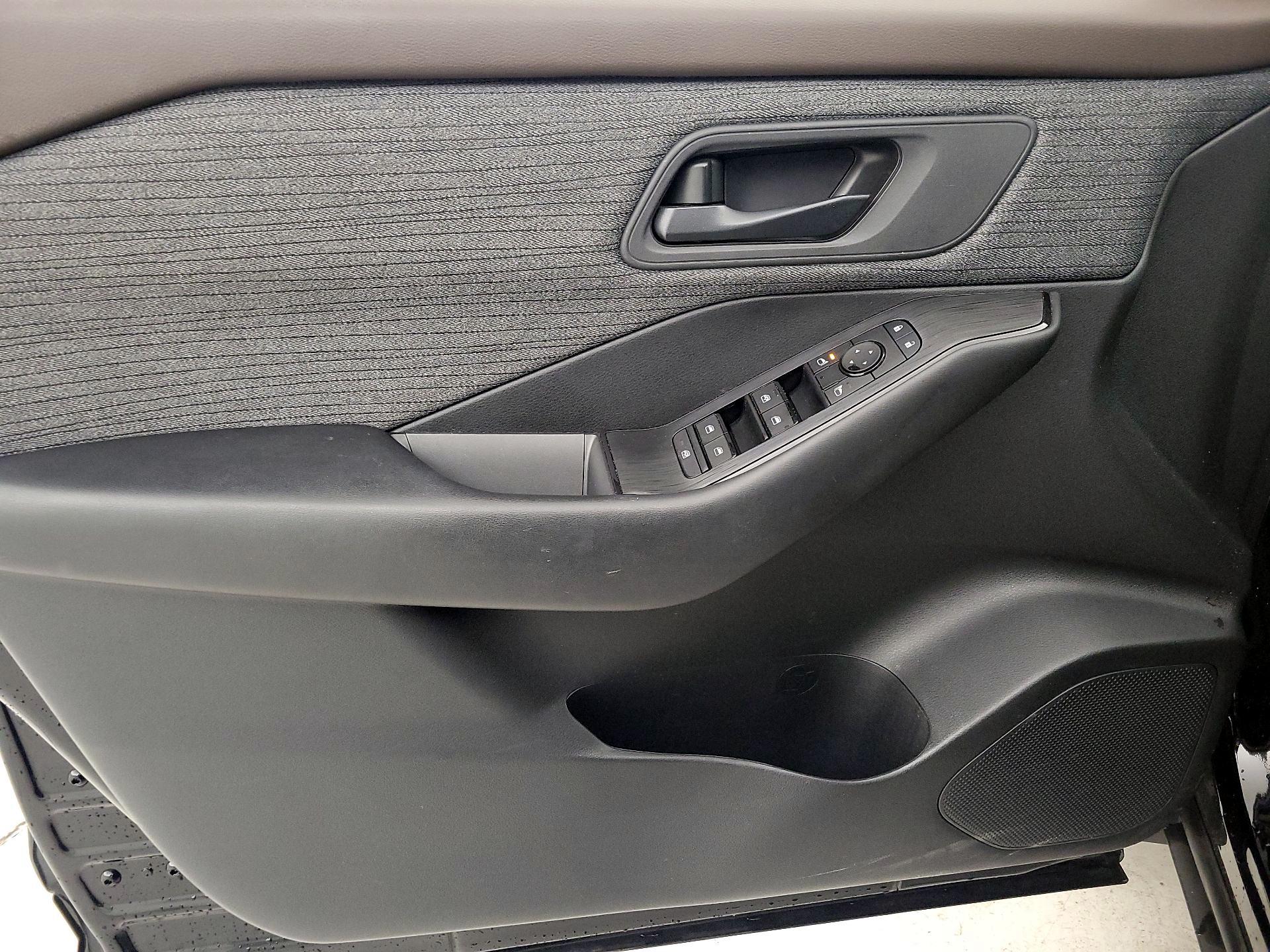 Thumbnail: 2023 Nissan Rogue - 12