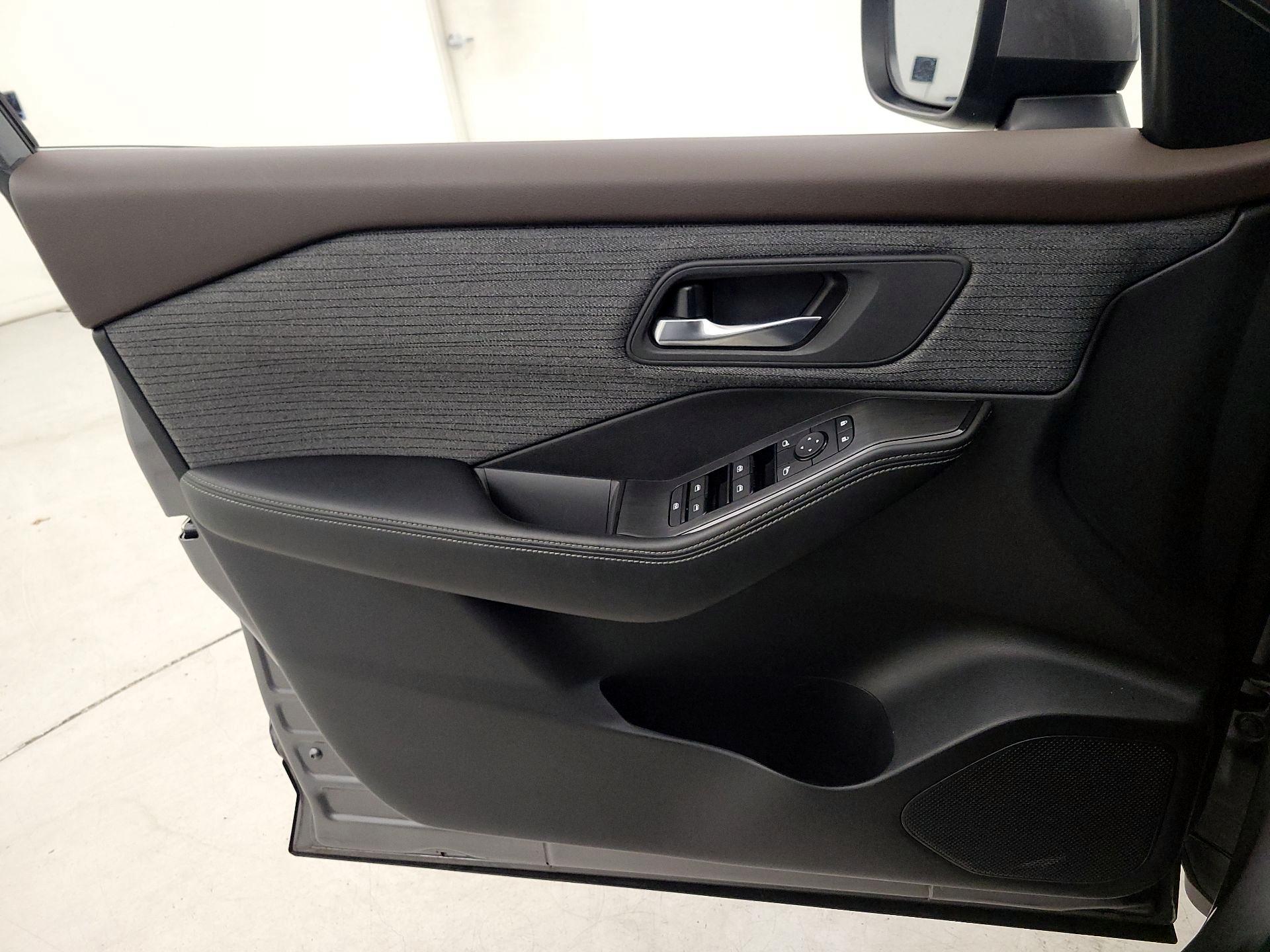 Thumbnail: 2023 Nissan Rogue - 12