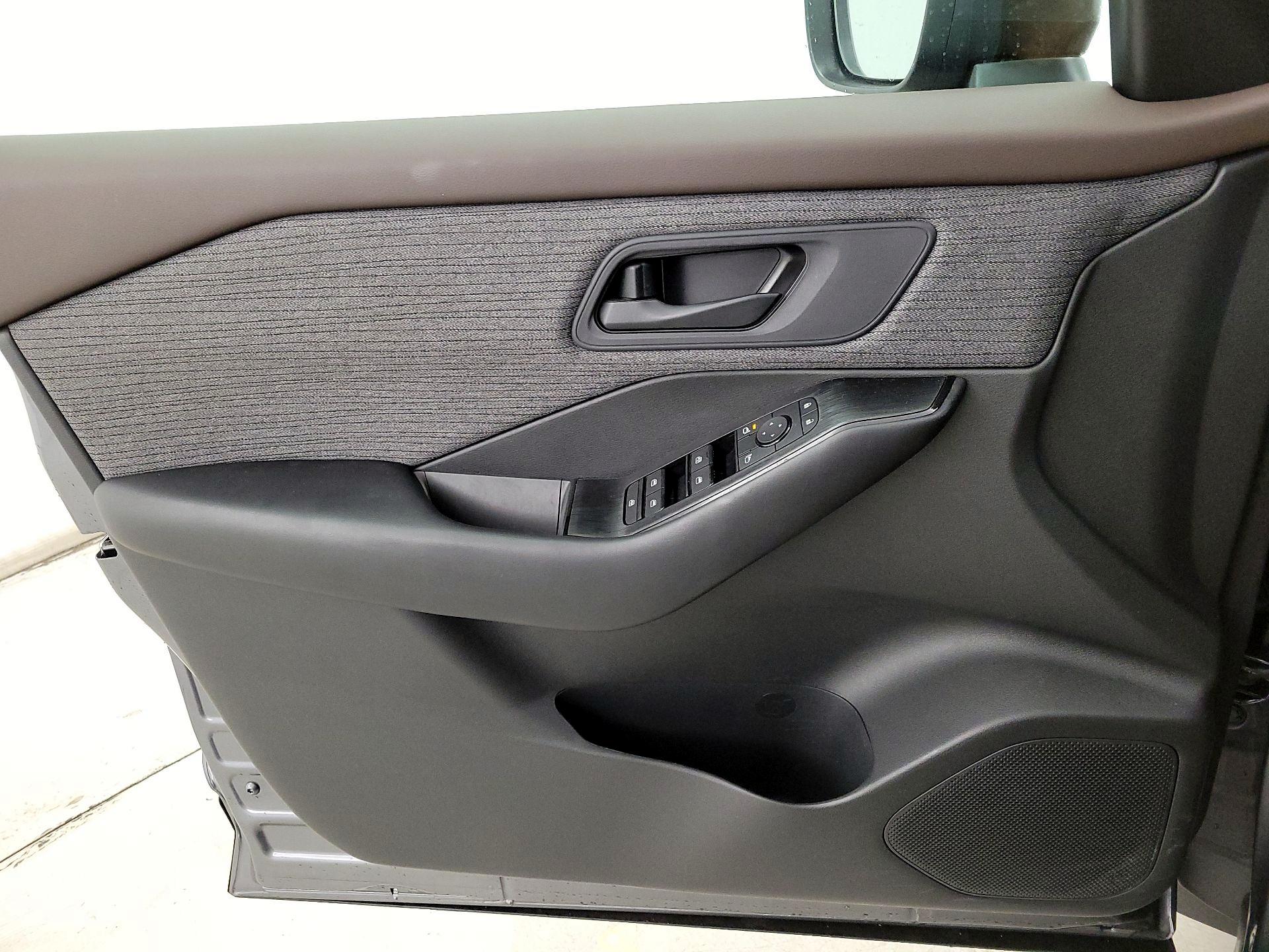 Thumbnail: 2023 Nissan Rogue - 12