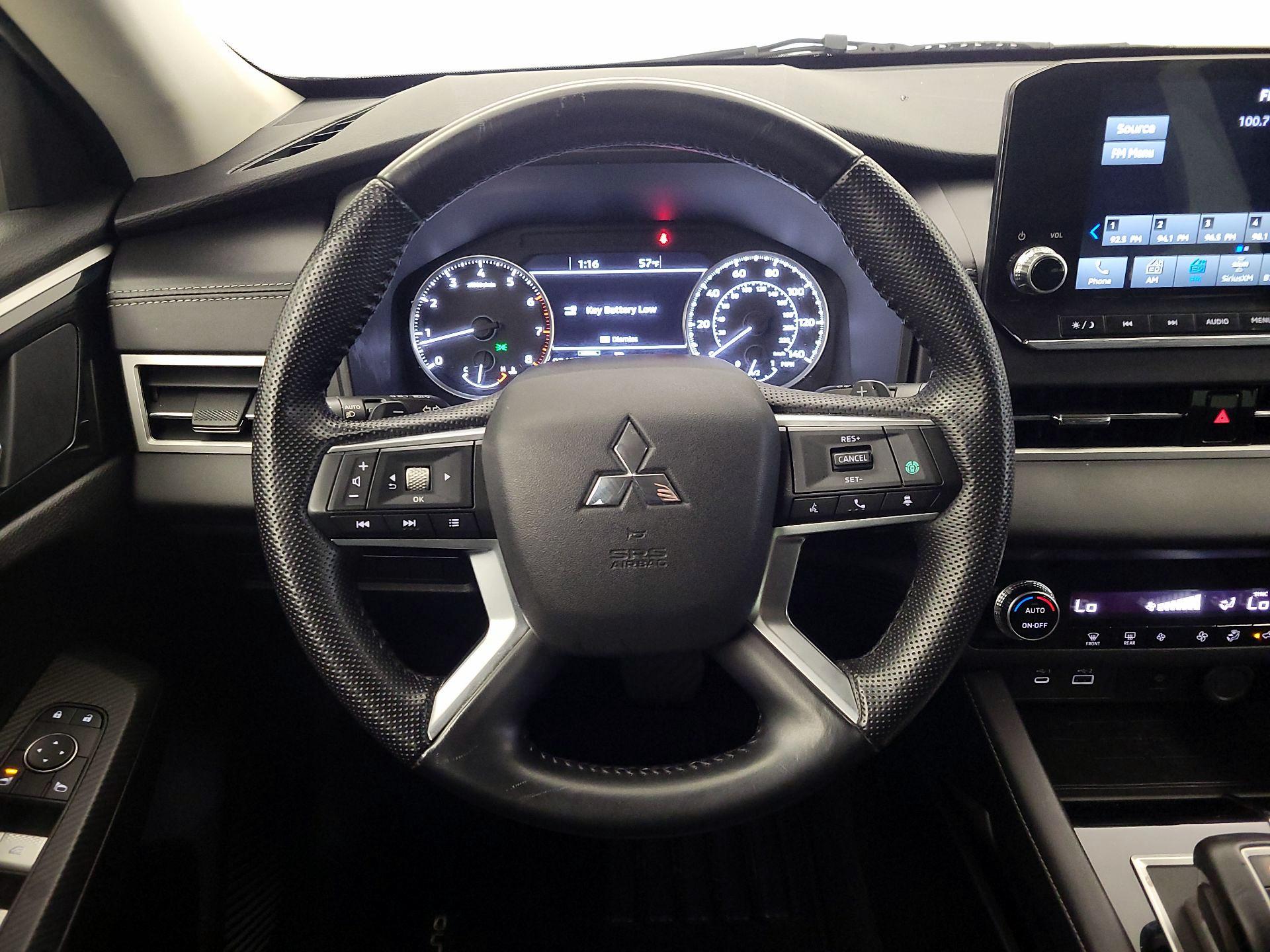 Thumbnail: 2022 Mitsubishi Outlander - 10