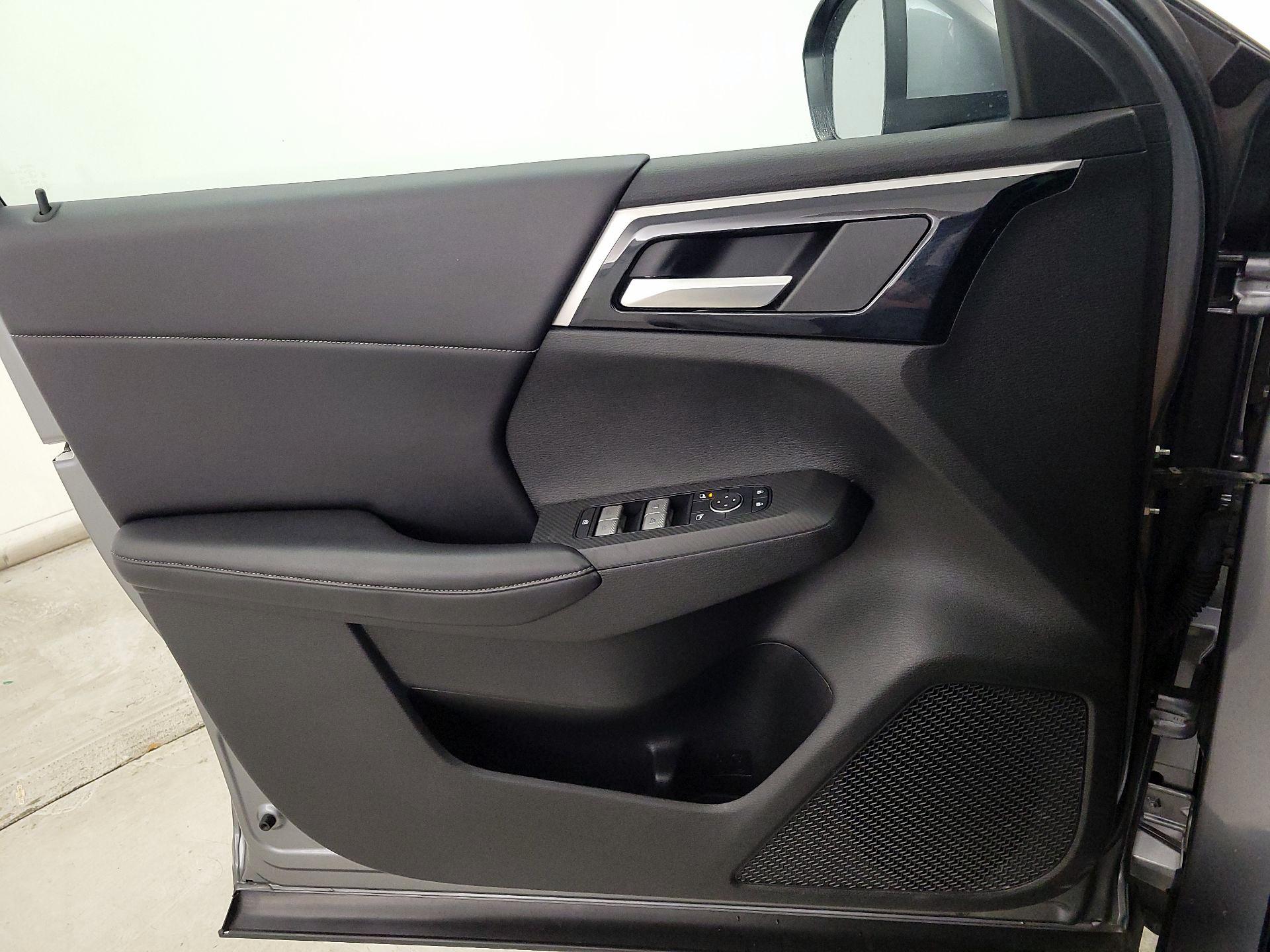 Thumbnail: 2022 Mitsubishi Outlander - 12