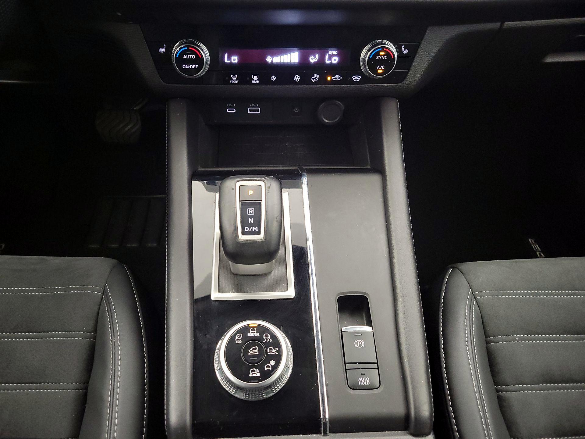 Thumbnail: 2022 Mitsubishi Outlander - 17