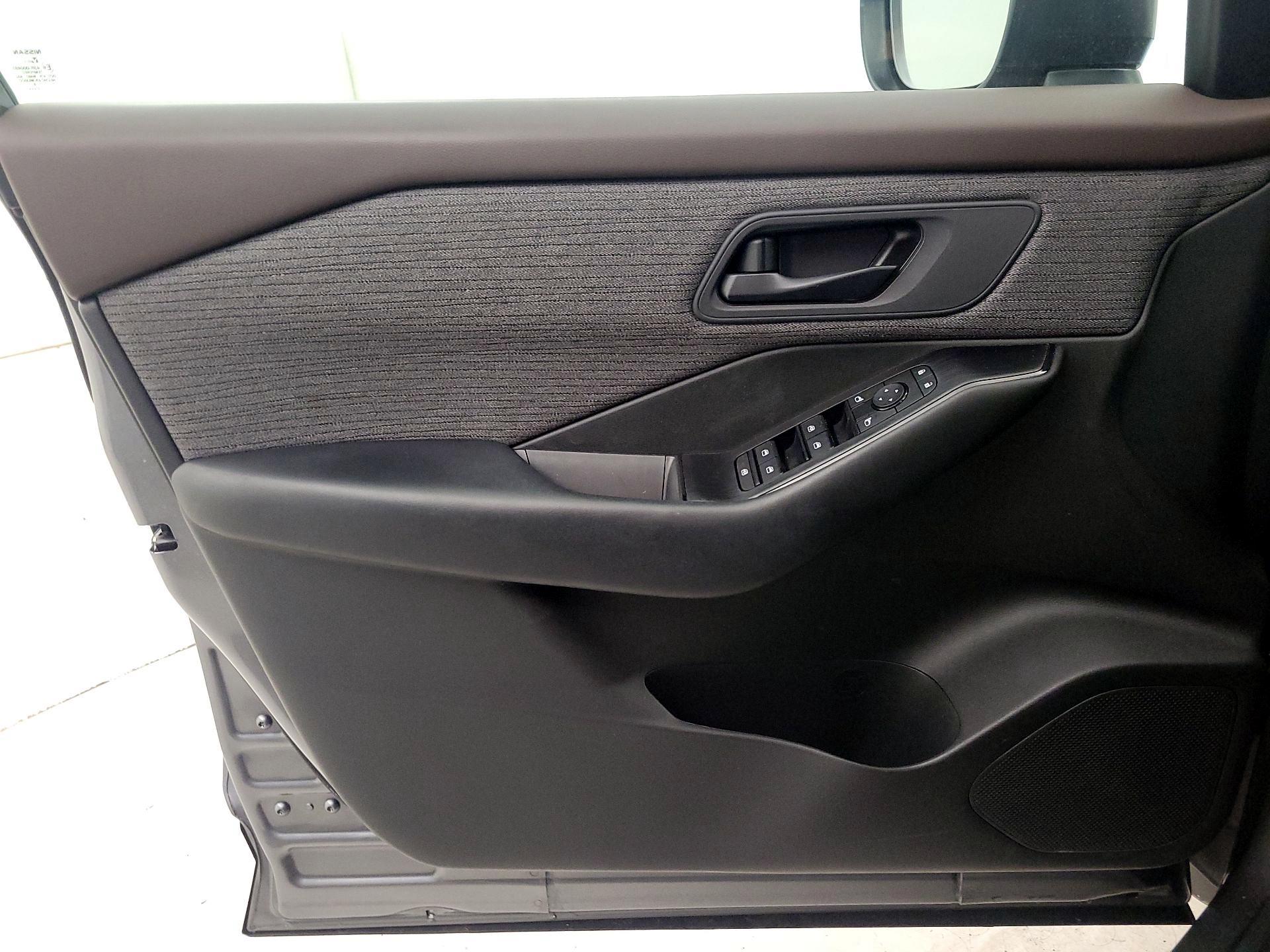 Thumbnail: 2023 Nissan Rogue - 12