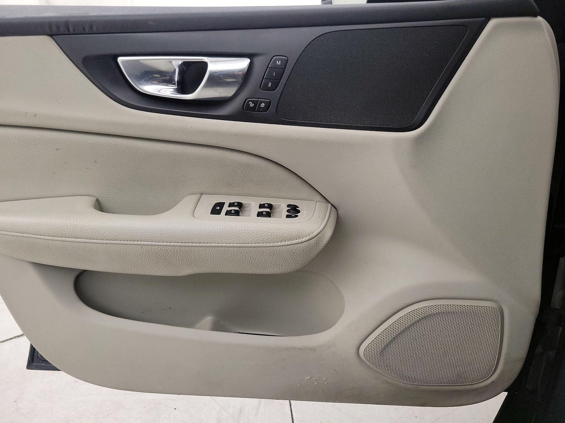 Thumbnail: 2022 Volvo S60 - 12