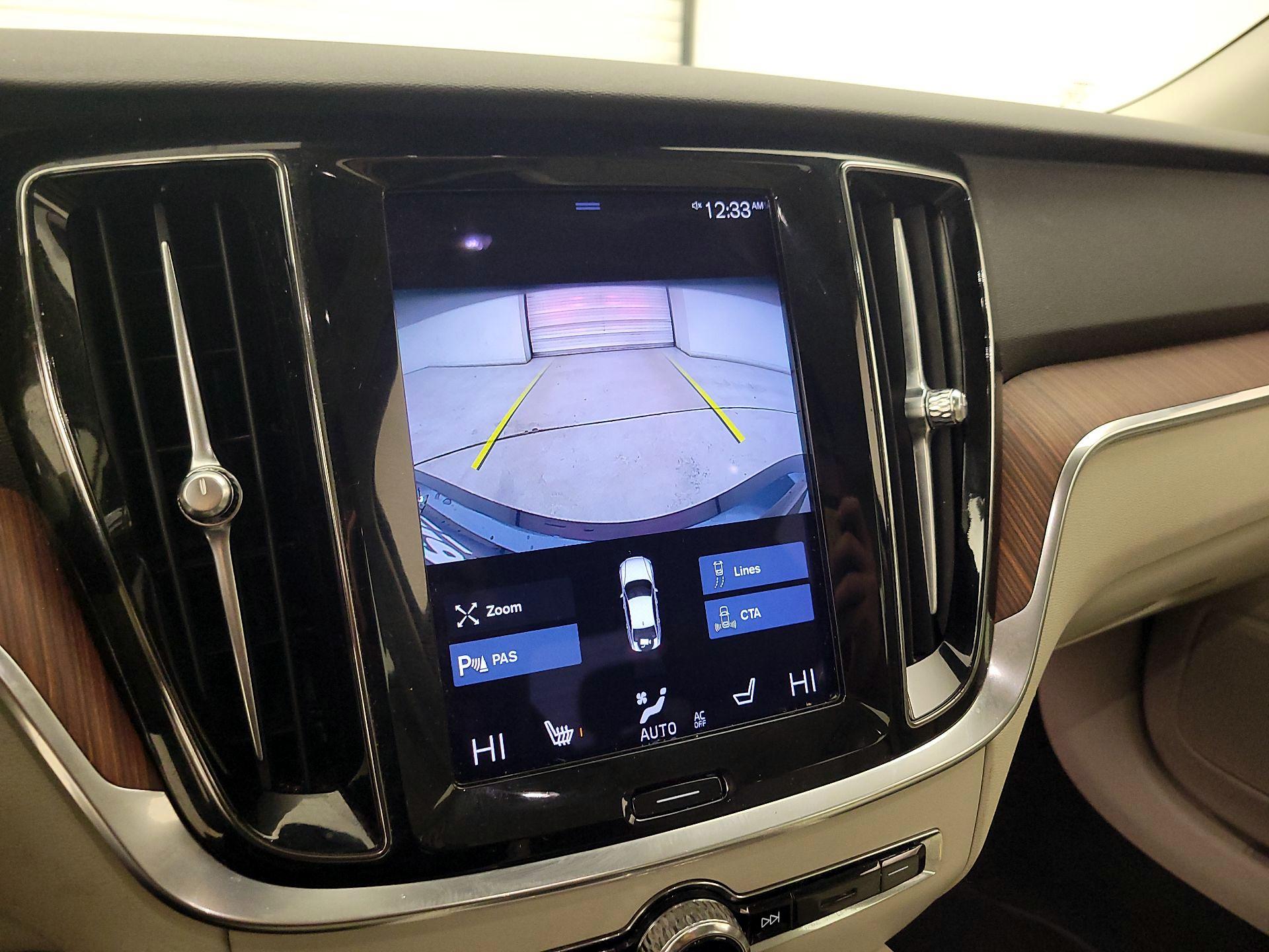 Thumbnail: 2022 Volvo S60 - 14