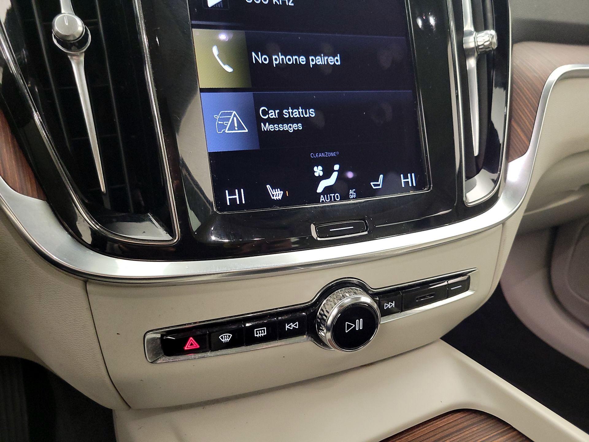 Thumbnail: 2022 Volvo S60 - 16